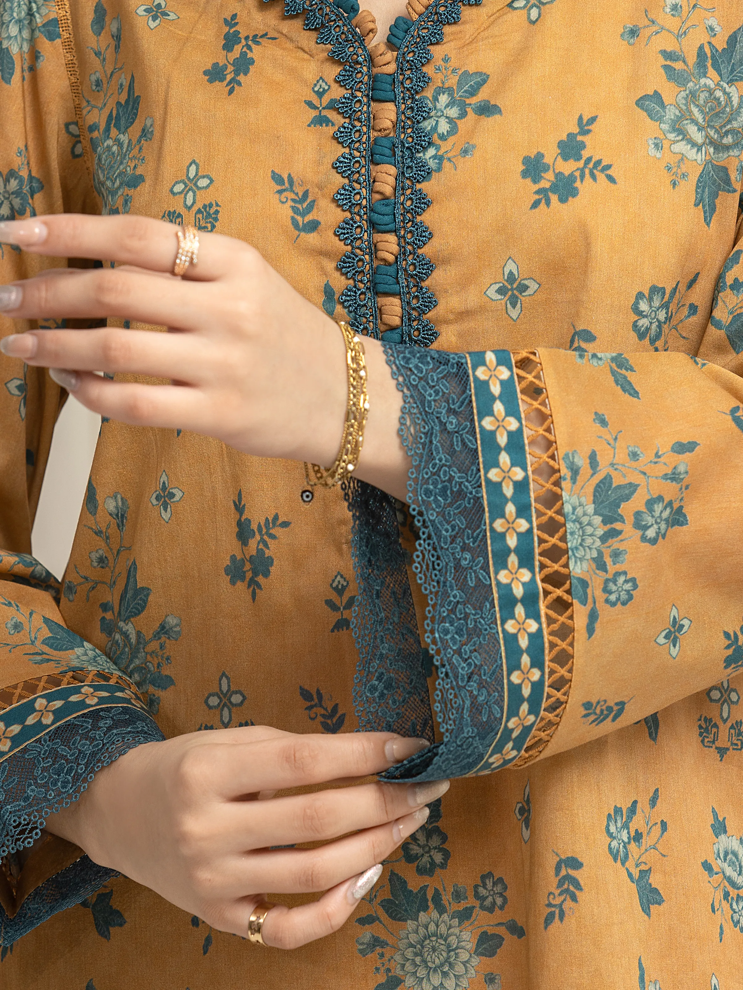 Unstitched Printed Lawn Suit - EWU6A1-36629-3P - Image 3