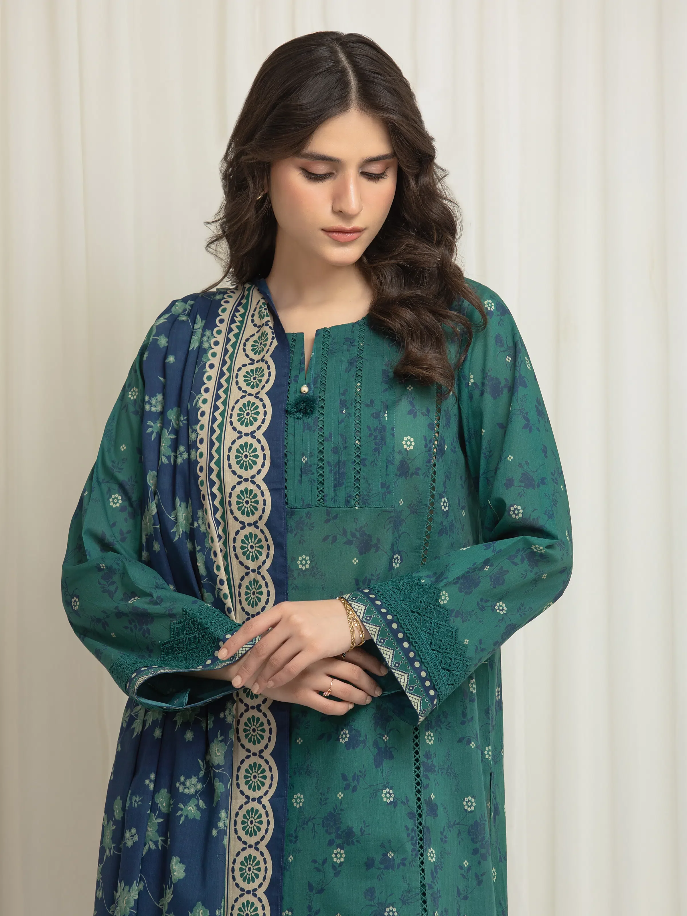 Unstitched Printed Lawn Suit - EWU6A1-36632-3P - Image 2