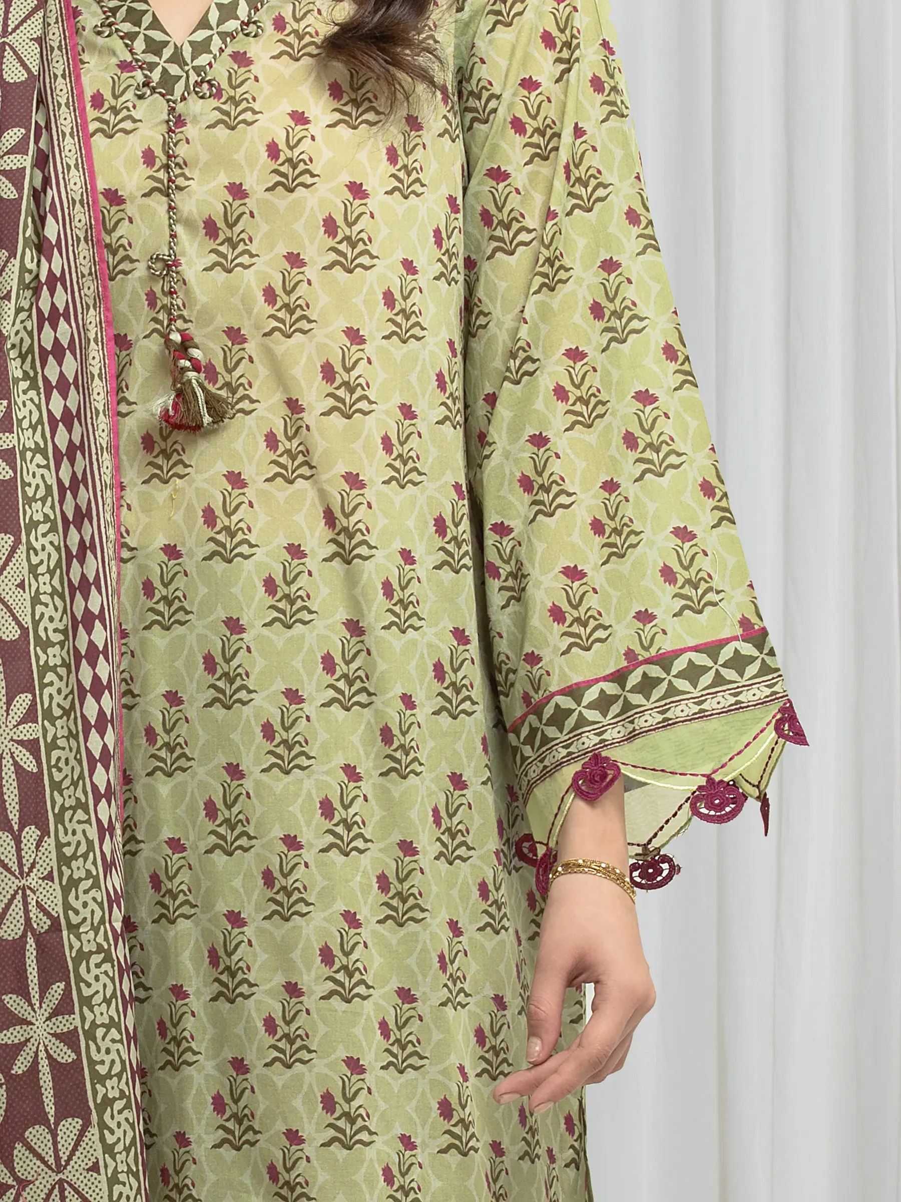 Unstitched Printed Lawn Suit - EWU6A1-36643-3P - Image 3
