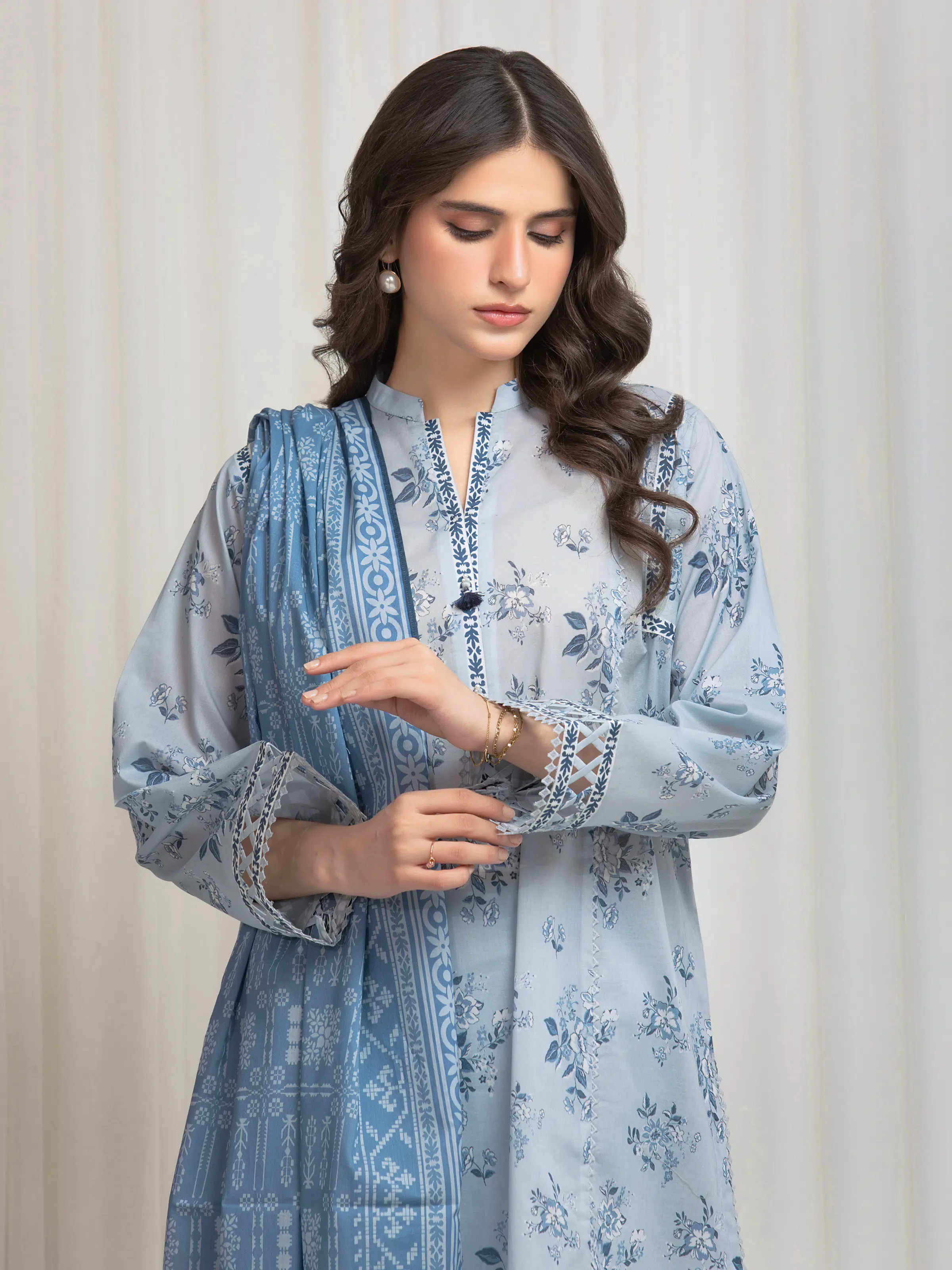 Unstitched Printed Lawn Suit - EWU6A1-36644-3P - Image 2