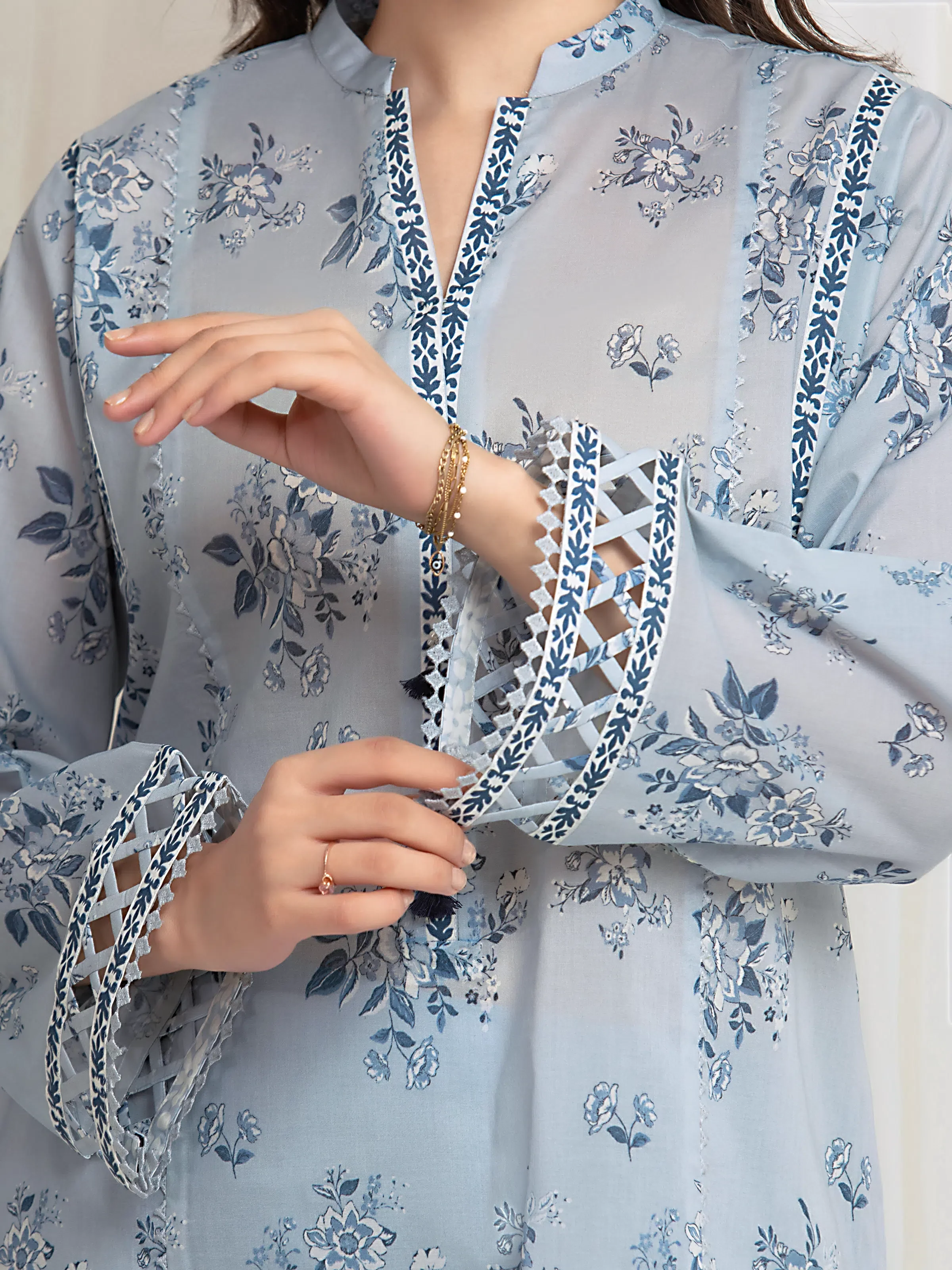 Unstitched Printed Lawn Suit - EWU6A1-36644-3P - Image 3
