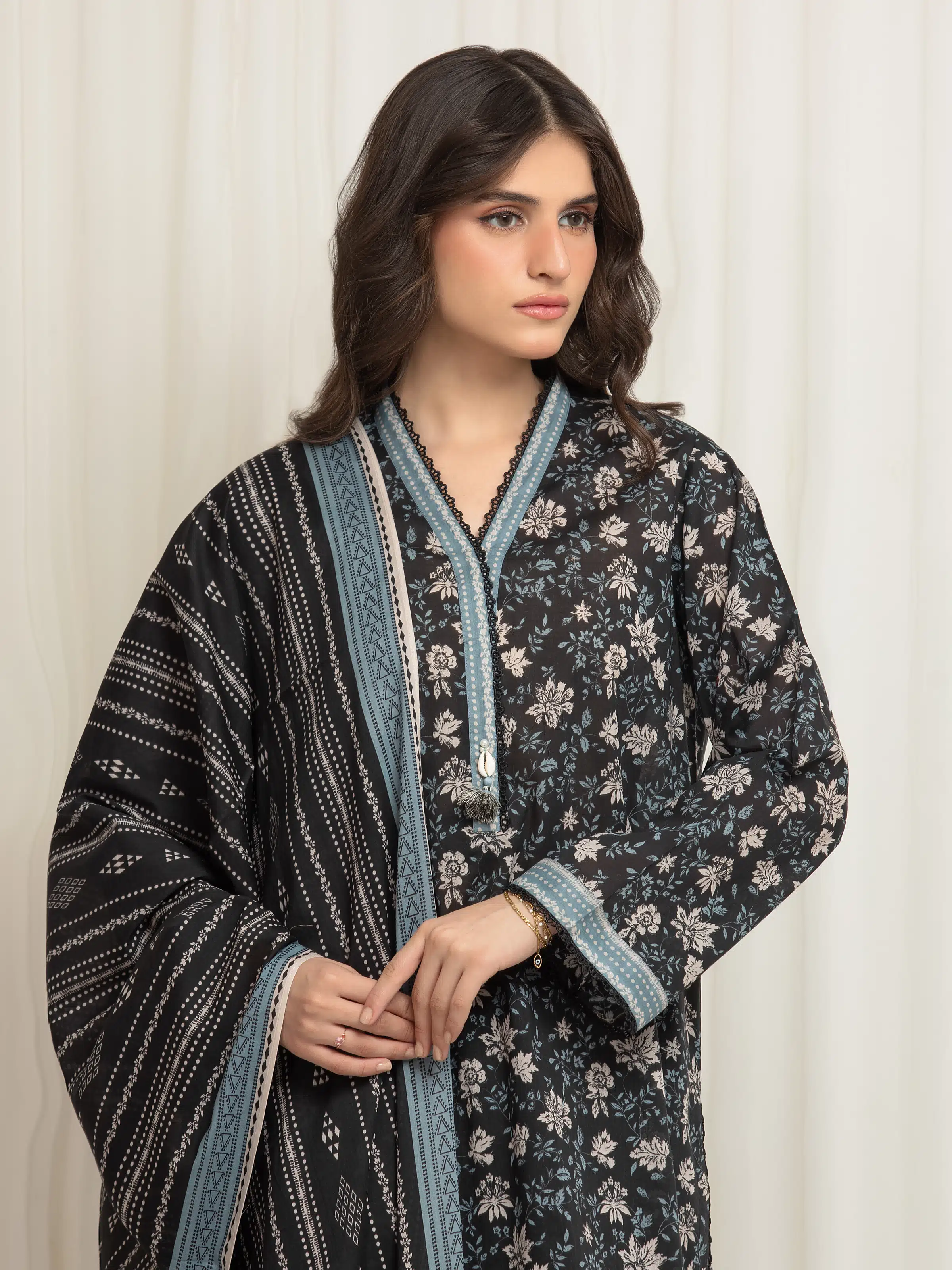 Unstitched Printed Lawn Suit - EWU6A1-36645-3P - Image 2