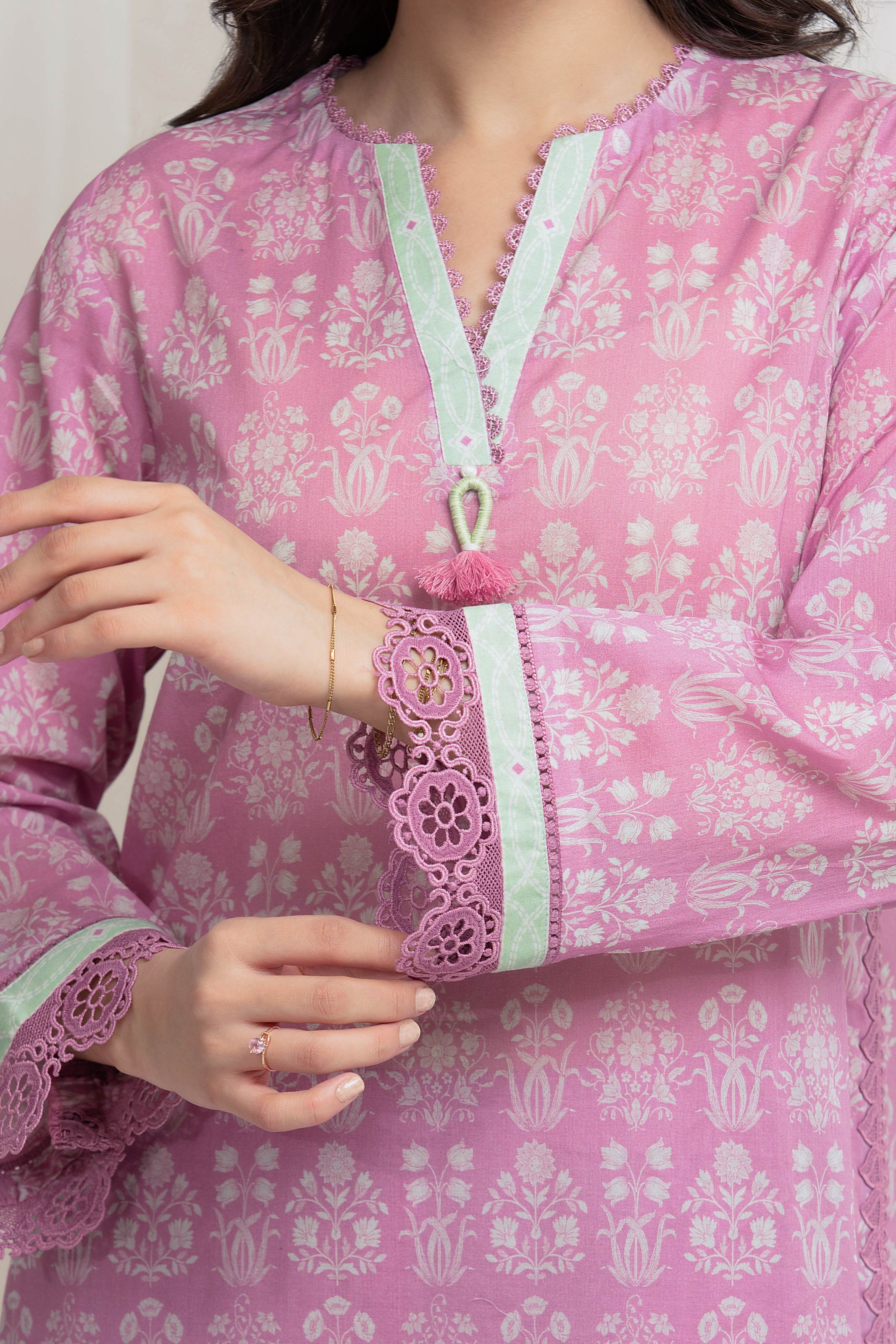 Unstitched Printed Lawn Suit - EWU6A1-36649-3P - Image 4
