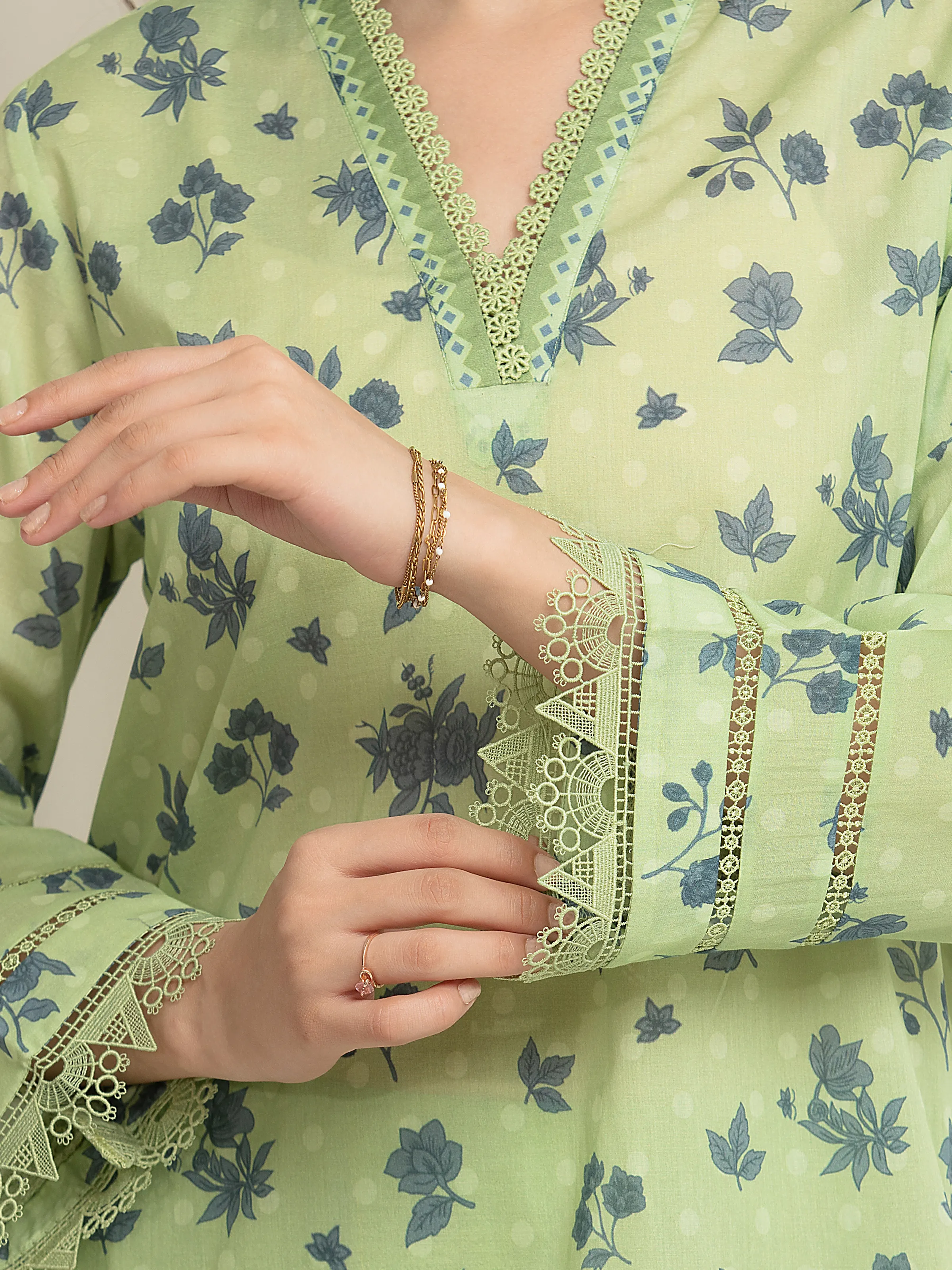Unstitched Printed Lawn Suit - EWU6A1-36650-3P - Image 3