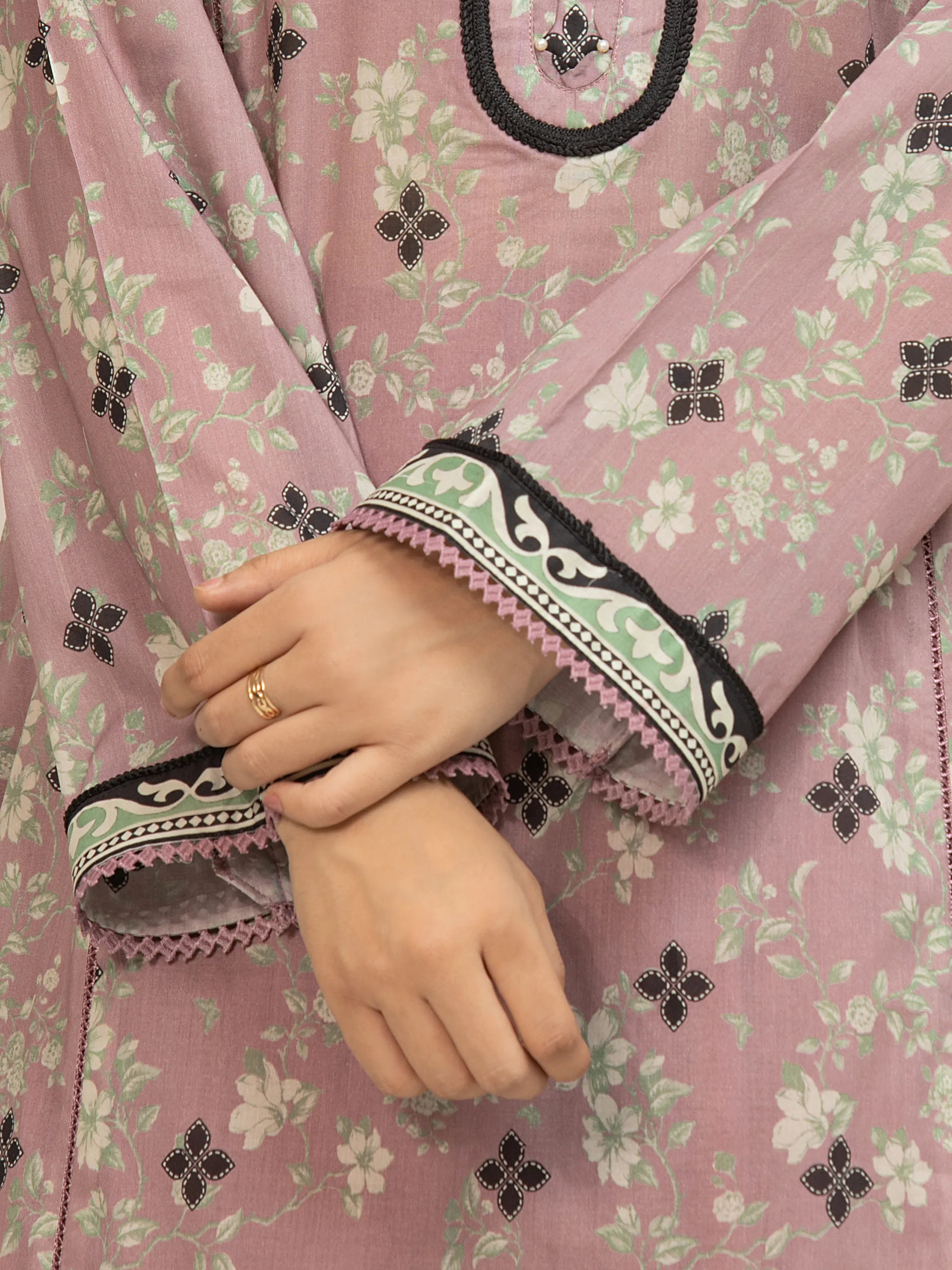 Unstitched Printed Lawn Suit - EWU6A1-36657-3P - Image 4