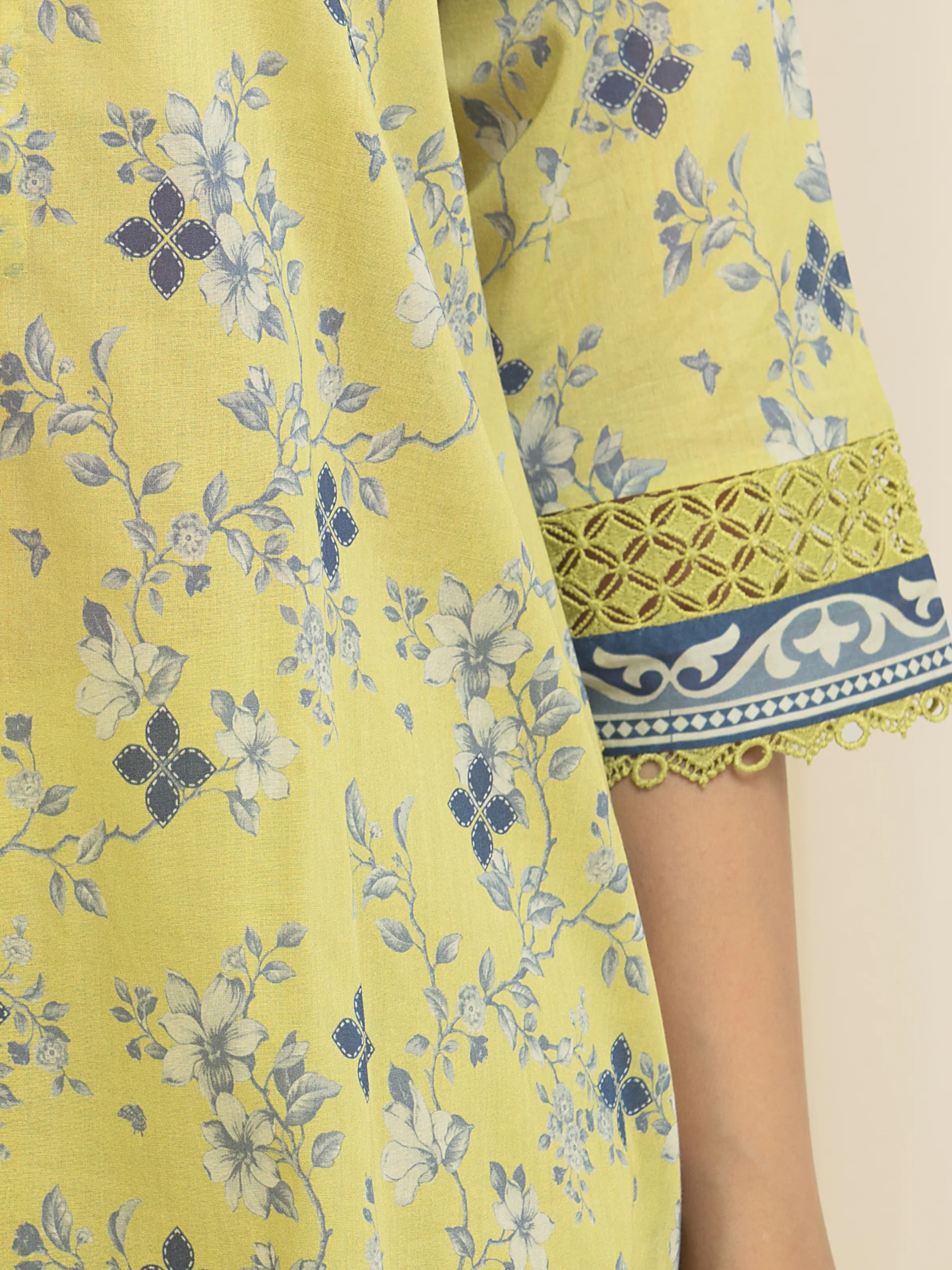 Unstitched Printed Lawn Suit - EWU6A1-36658-3P - Image 3