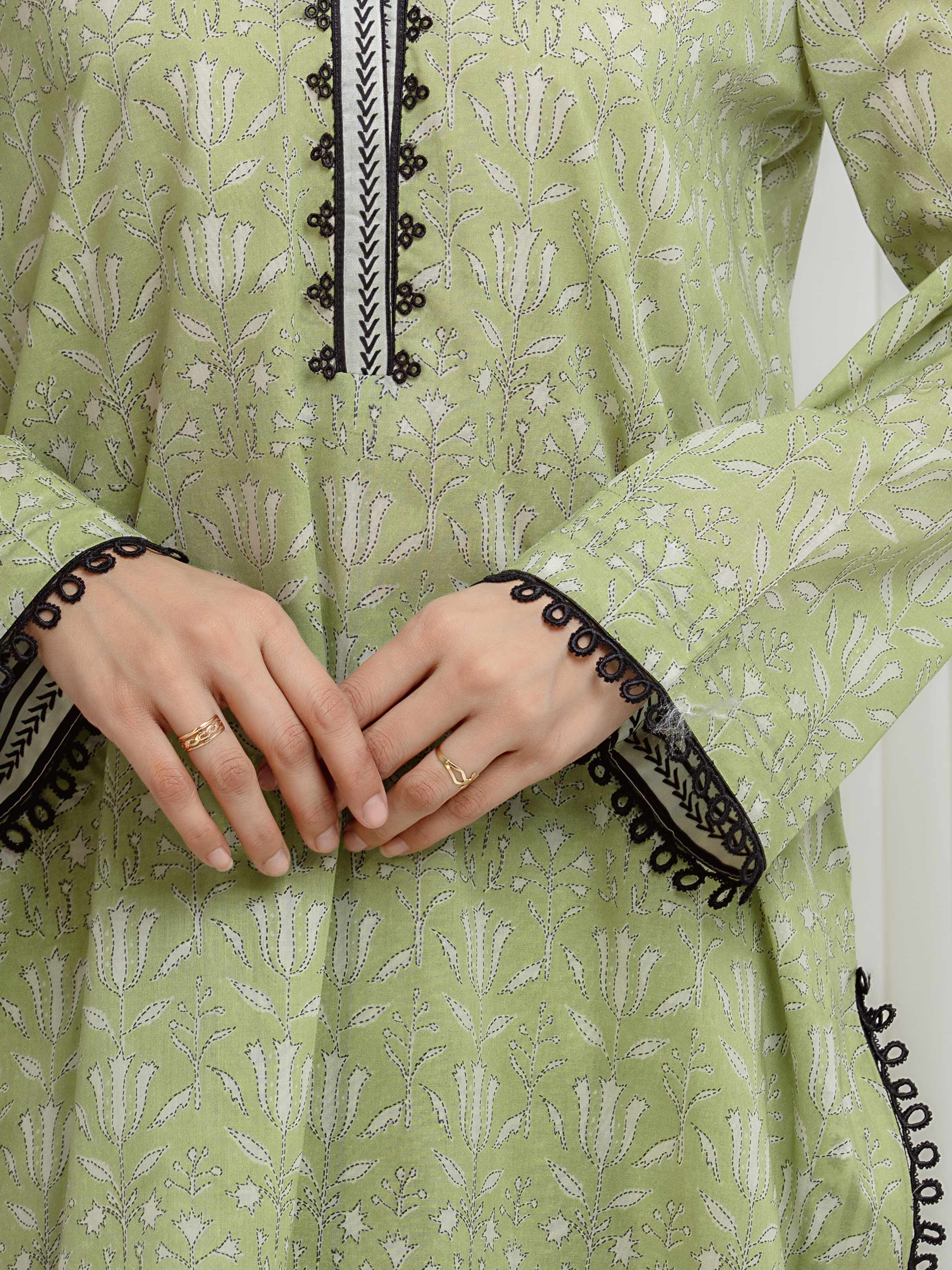 Unstitched Printed Lawn Suit - EWU6A1-36669-3P - Image 4