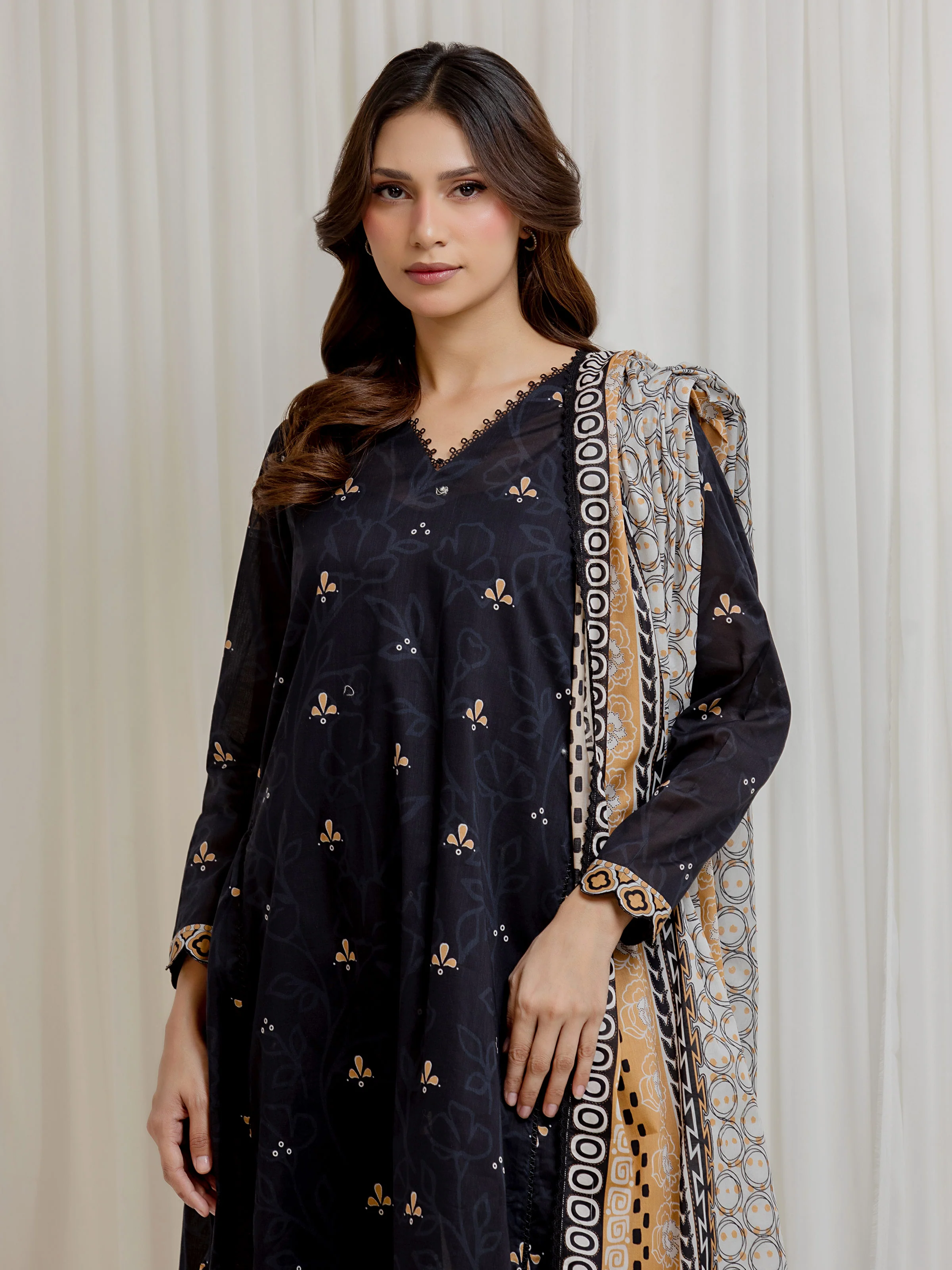 Unstitched Printed Lawn Suit - EWU6A1-36672-3P - Image 2