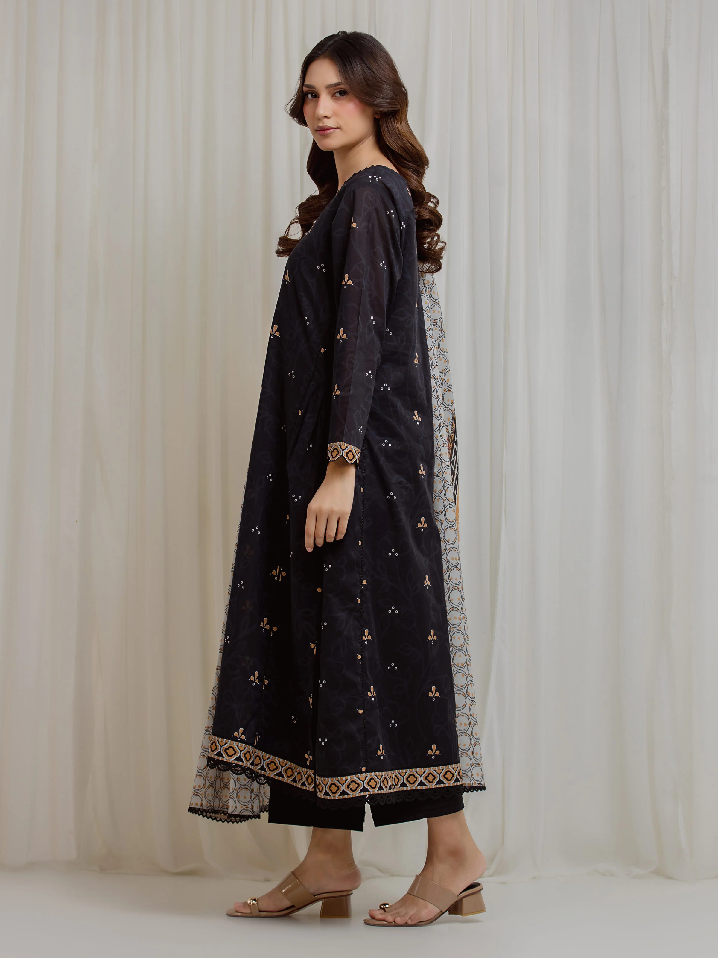 Unstitched Printed Lawn Suit - EWU6A1-36672-3P - Image 5