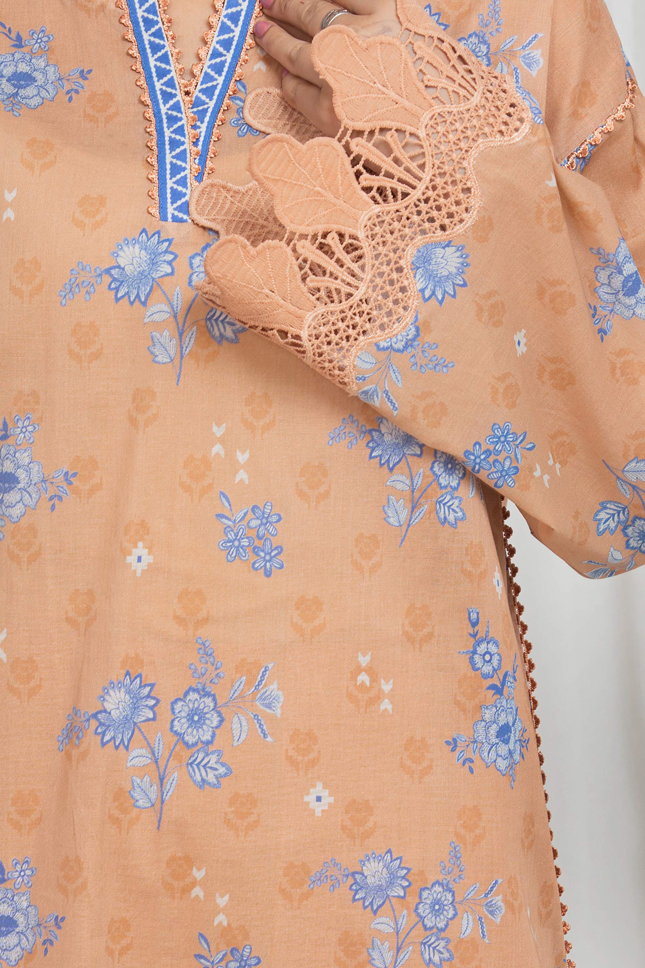 Unstitched Printed Lawn Suit - EWU6A1-36675-3P - Image 4
