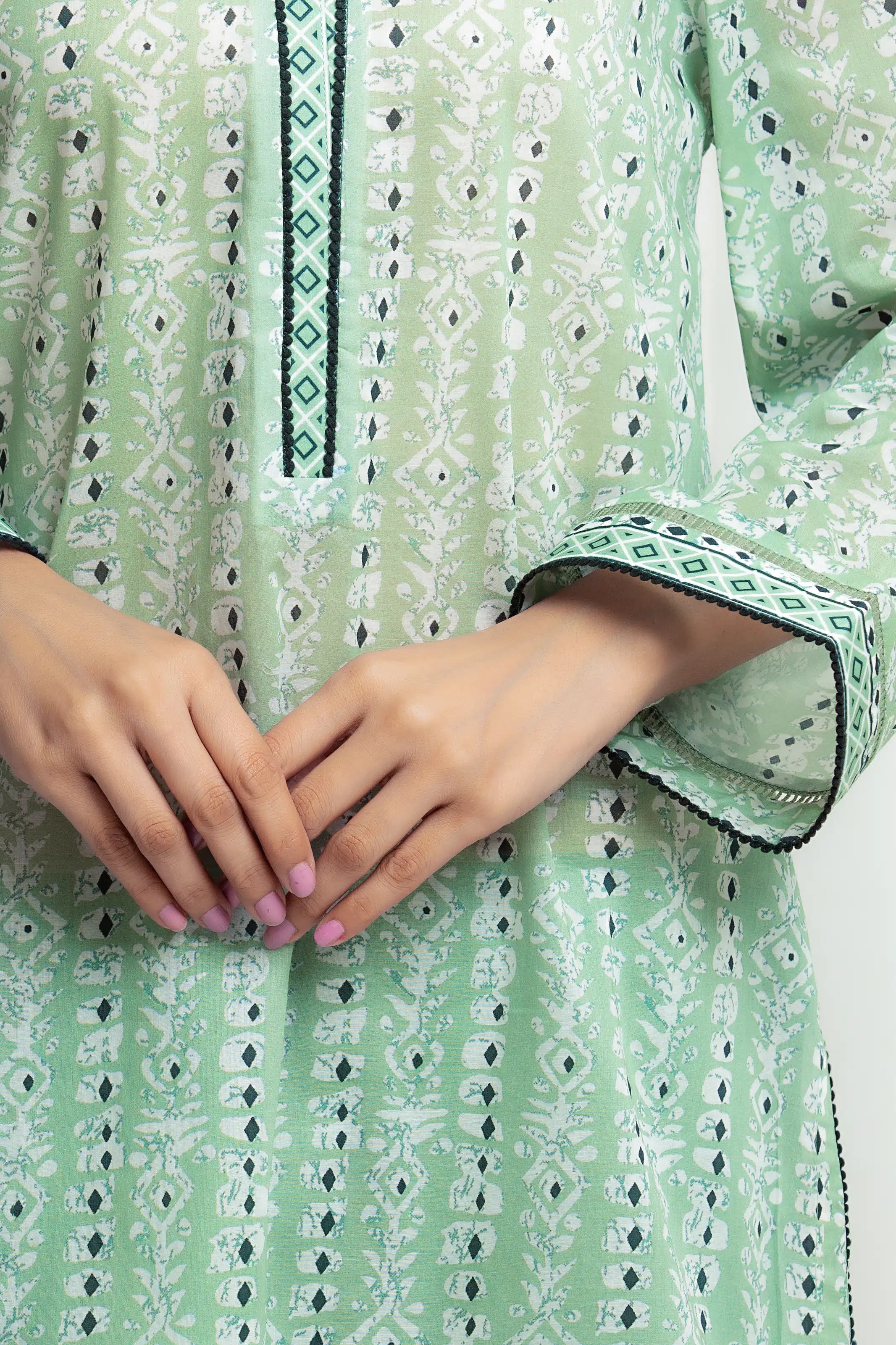 Unstitched Printed Lawn Suit - EWU6A1-36689-3P - Image 4