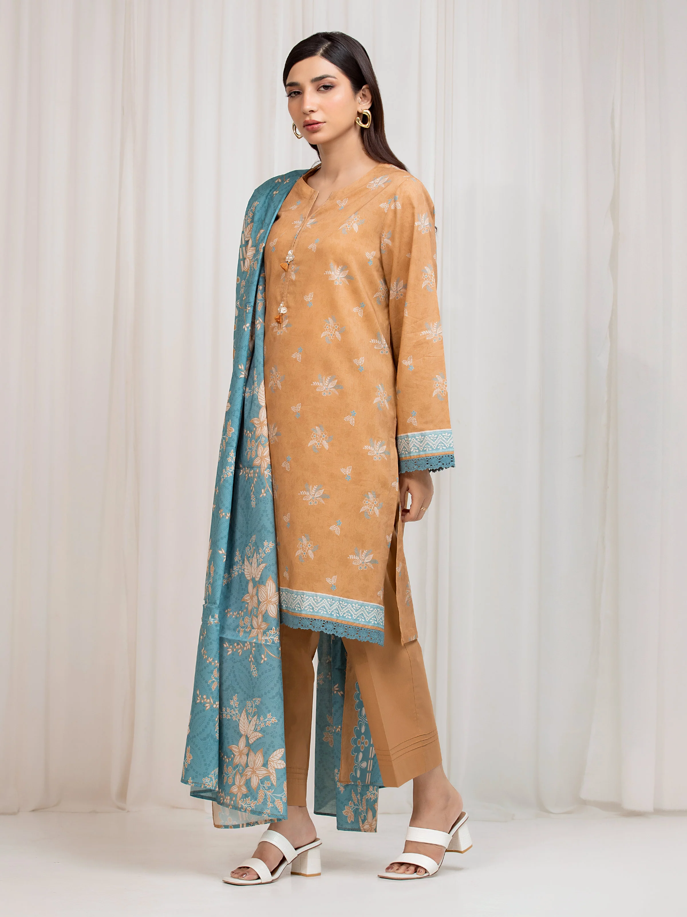 Unstitched Printed Lawn Suit - EWU6A1-36699-3P - Image 4