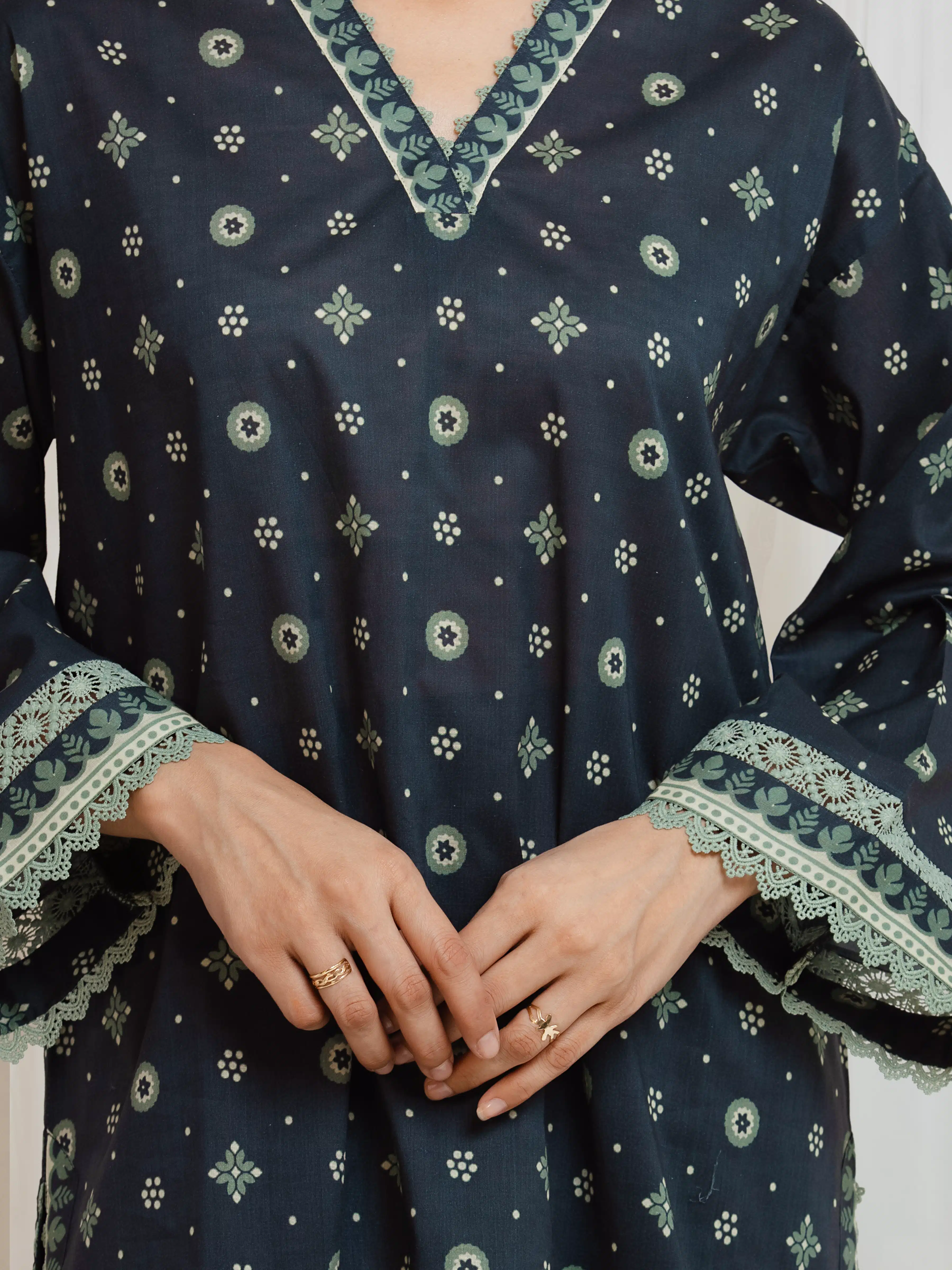 Unstitched Printed Lawn Suit - EWU6A1-36702-3P - Image 3