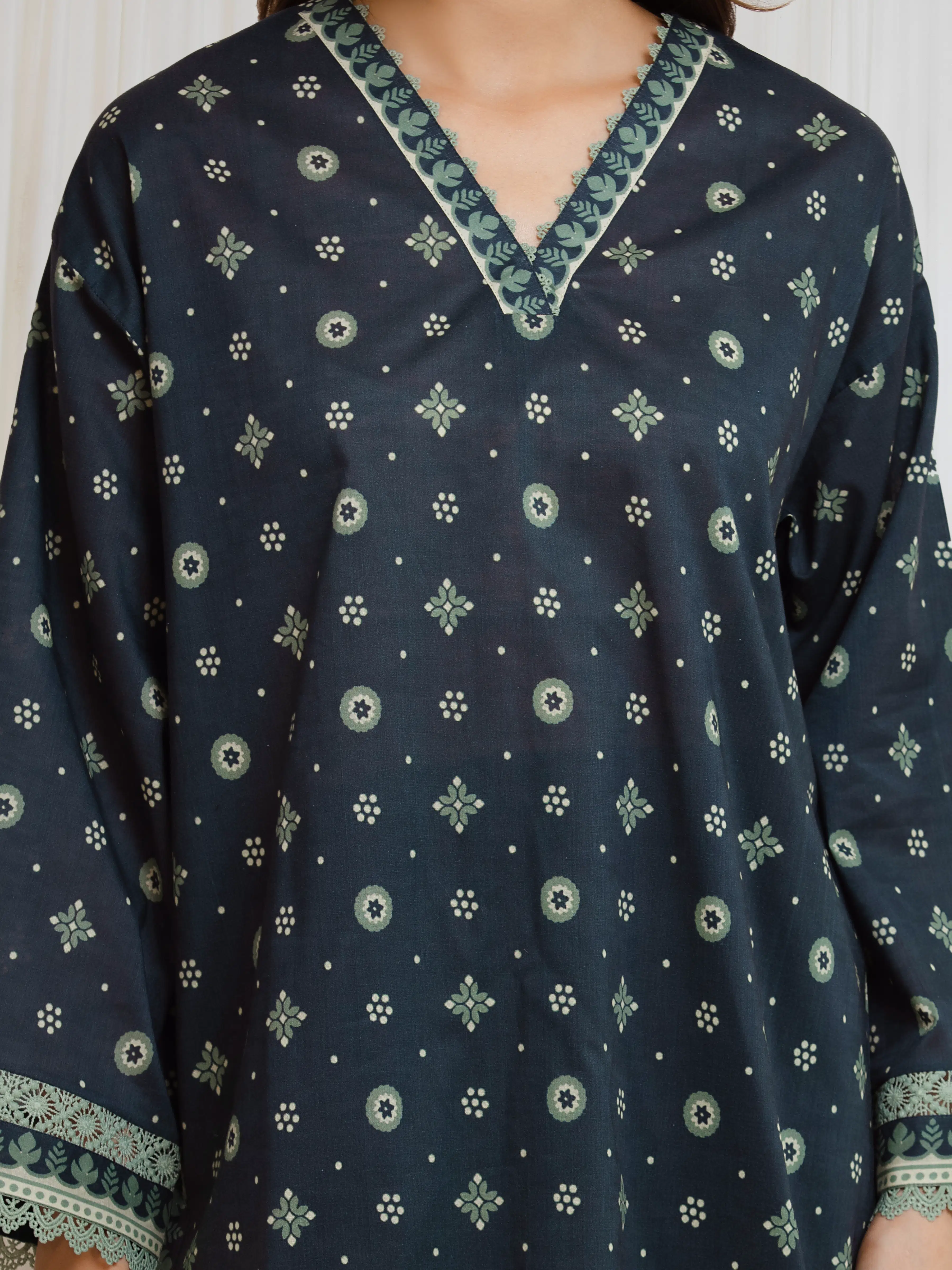 Unstitched Printed Lawn Suit - EWU6A1-36702-3P - Image 4