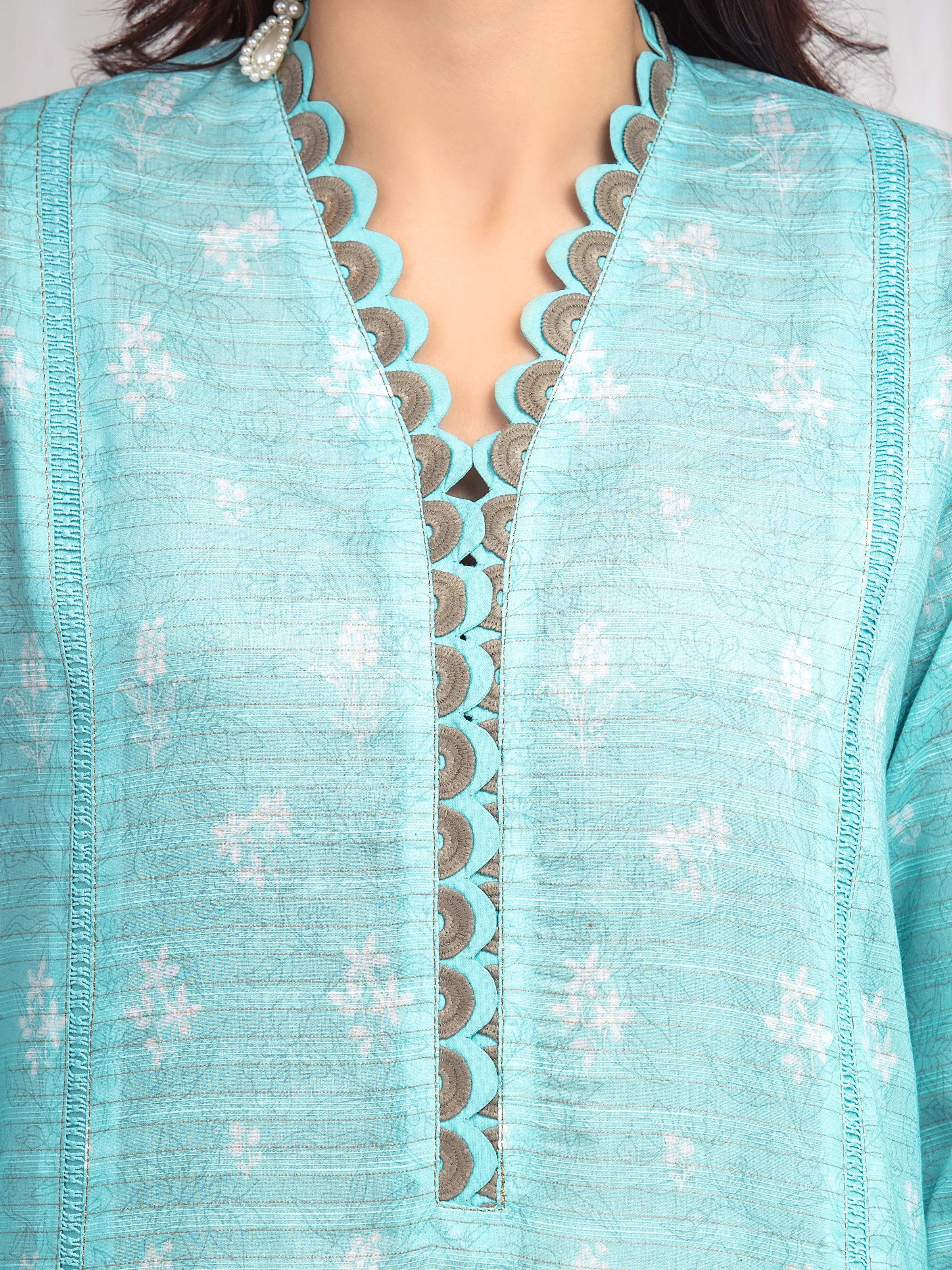 Unstitched Printed Zari Lawn Suit - EWU6M6-004-3P - Image 3