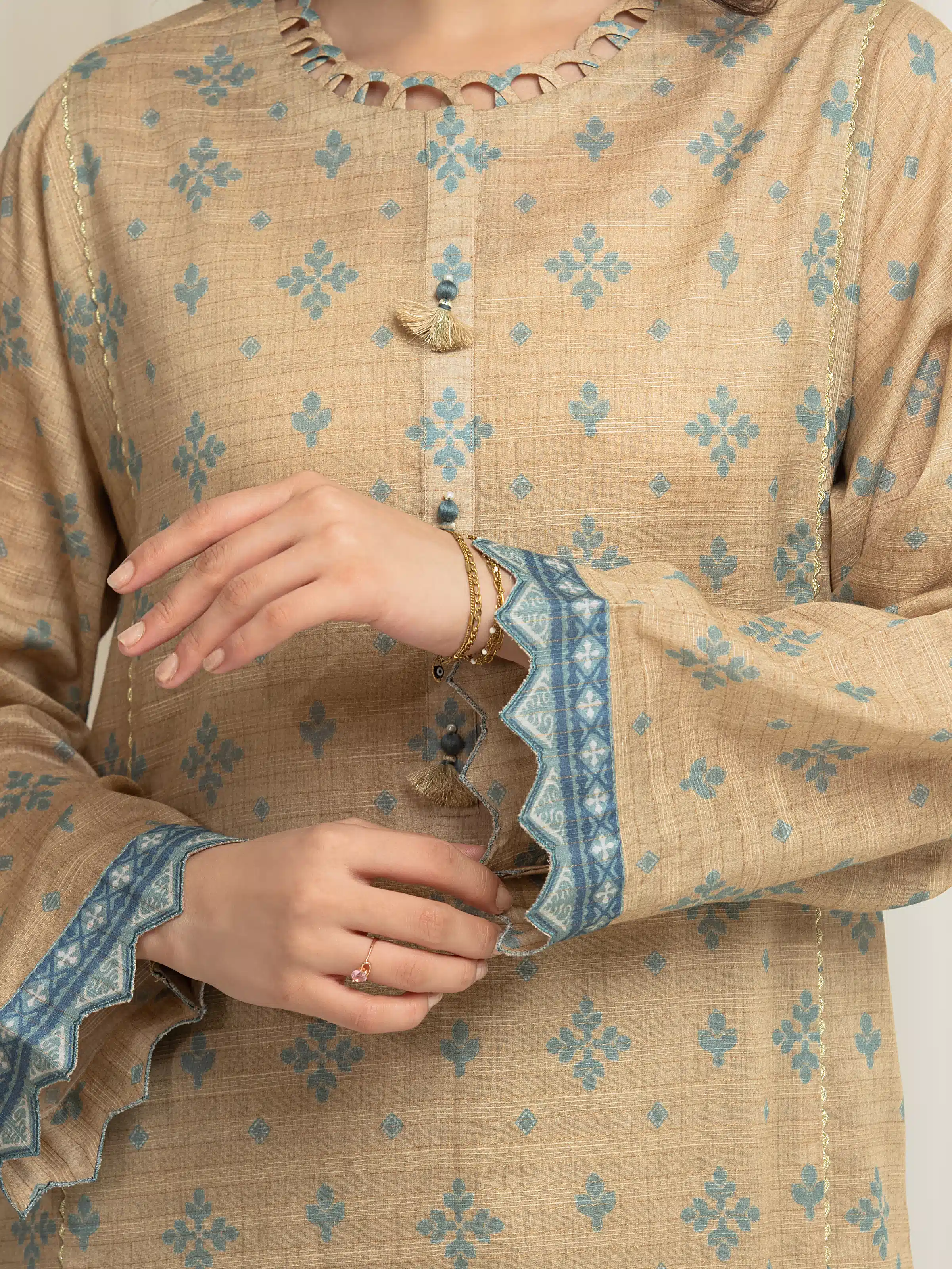 Unstitched Printed Lawn Suit - EWU6M6-030-3P - Image 3