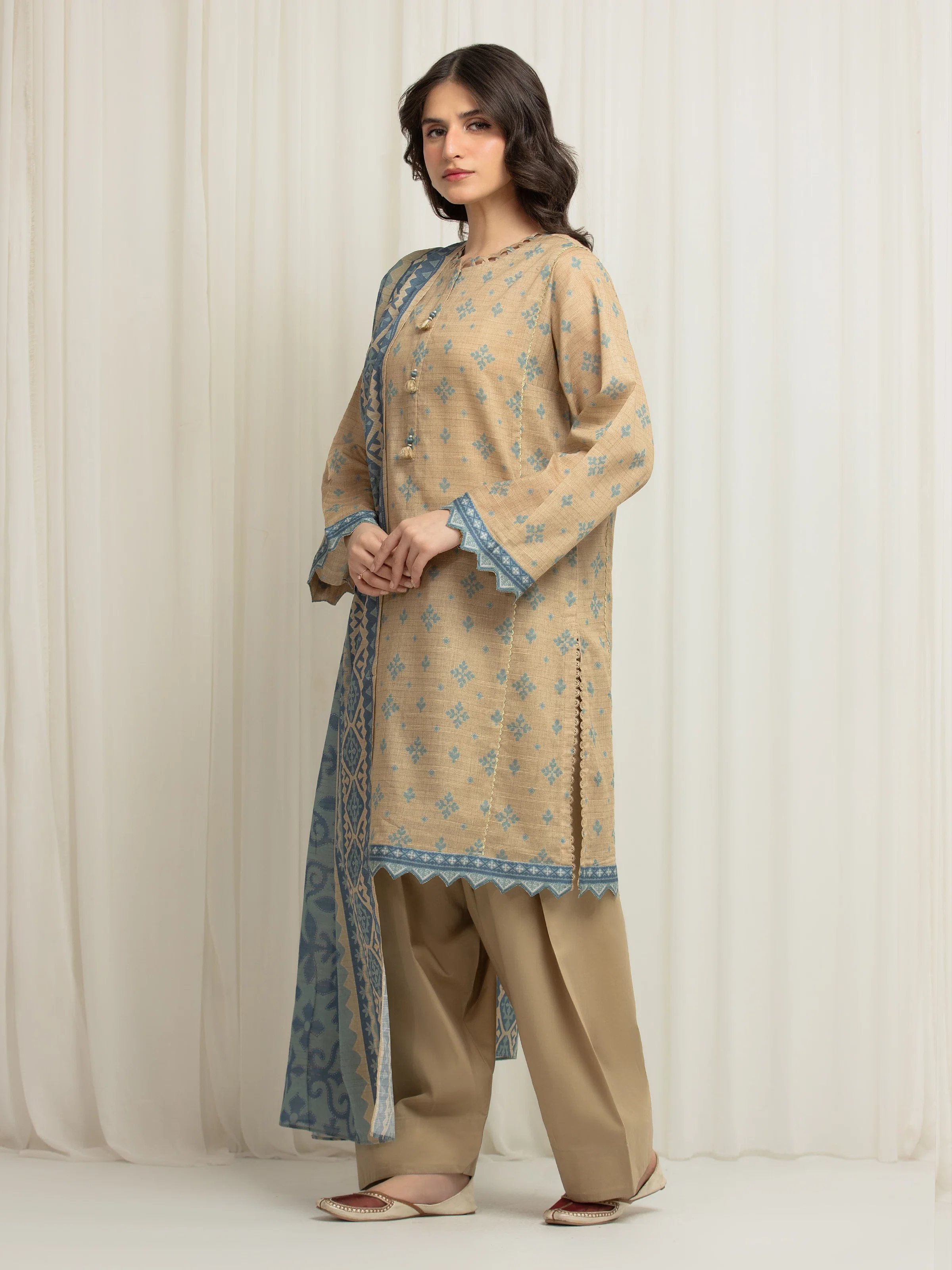 Unstitched Printed Lawn Suit - EWU6M6-030-3P - Image 5