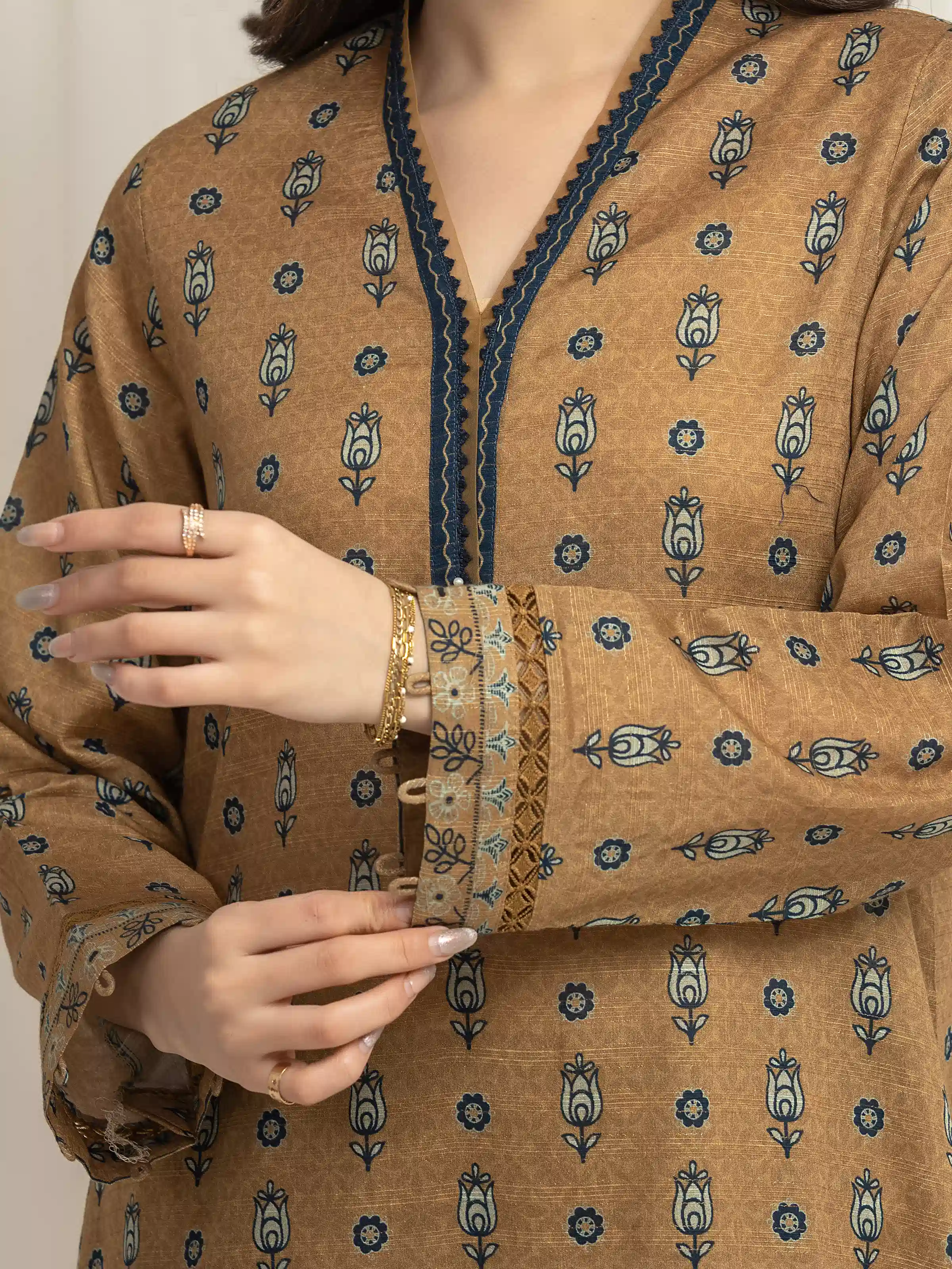 Unstitched Printed Lawn Suit - EWU6M6-032-3P - Image 3