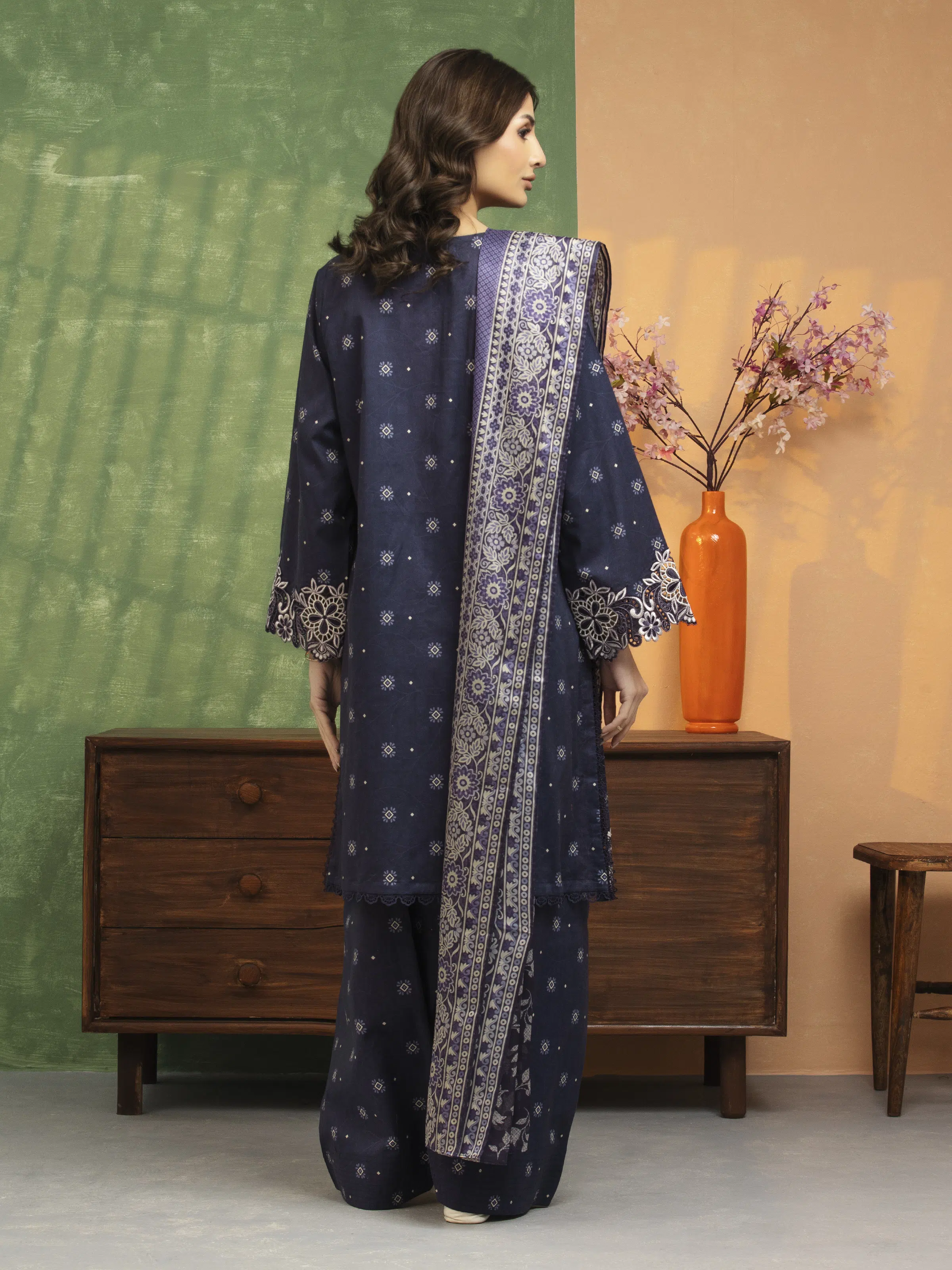 Unstitched Embroidered Lawn Suit - EWU5V1-31426-3P - Image 4