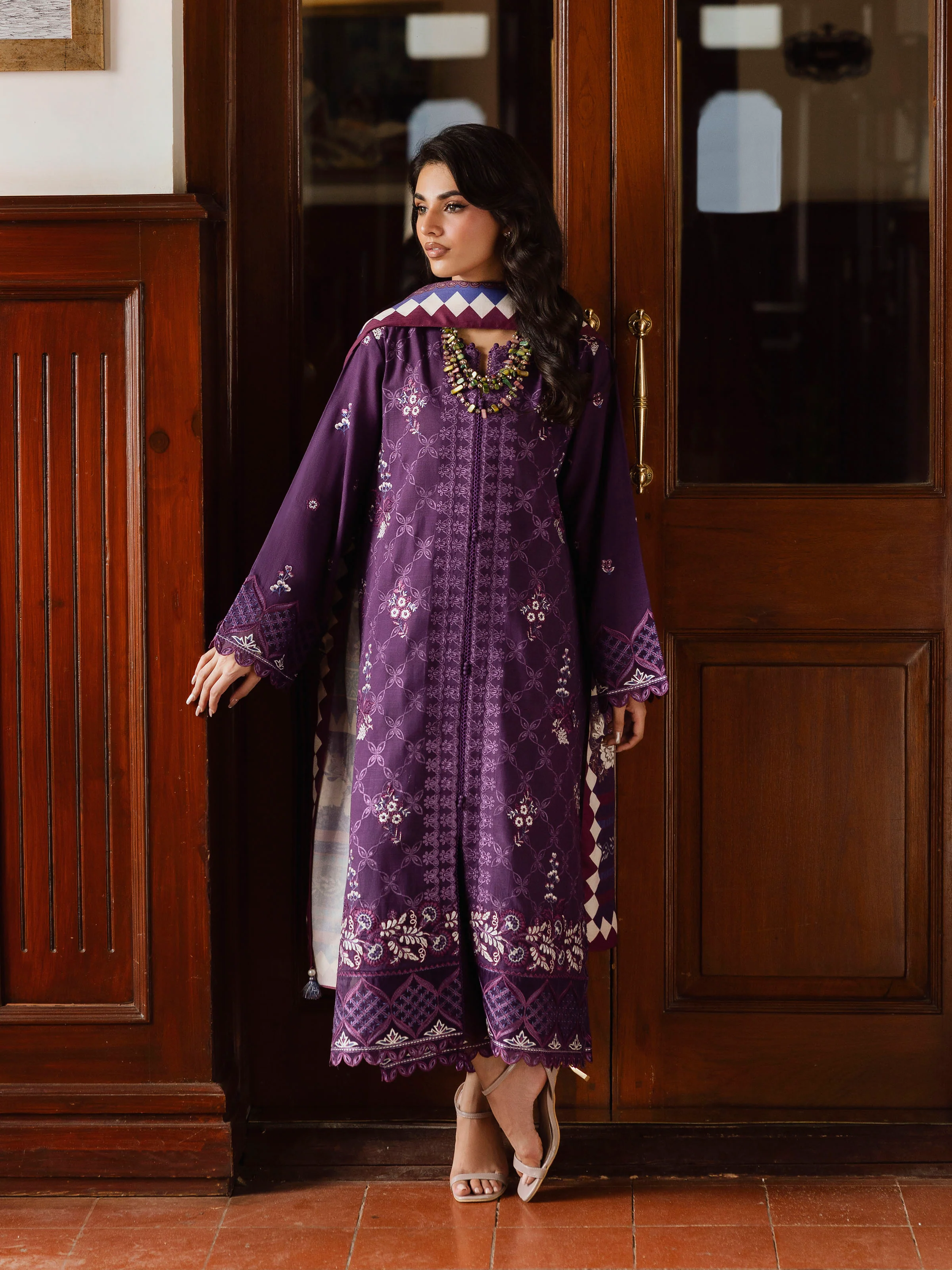 Unstitched Embroidered Khaddar Suit - EWU5V11-32009-3P - Image 4