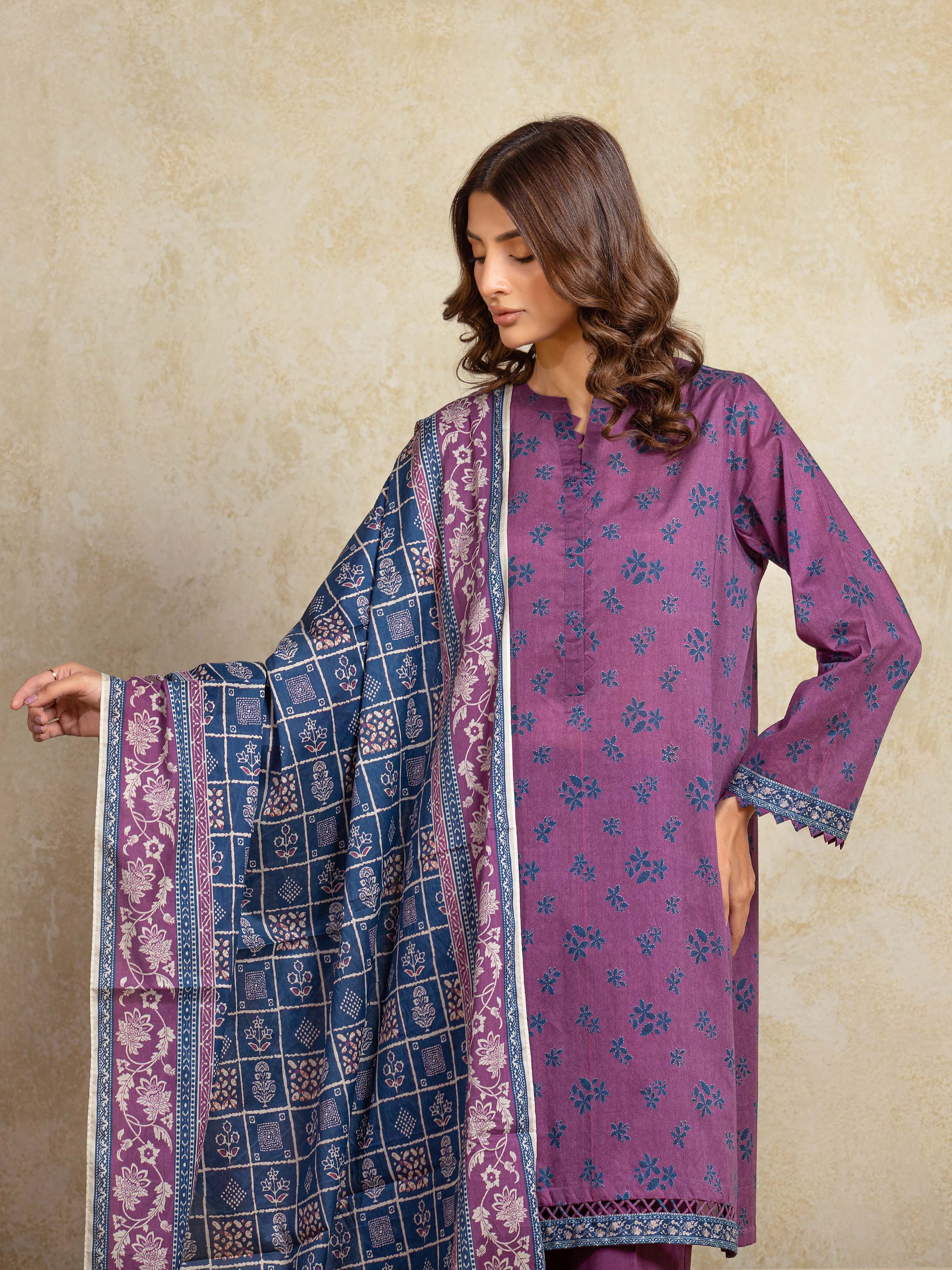 Unstitched Printed Khaddar Suit - EWU5A3-35921-3P - Image 2