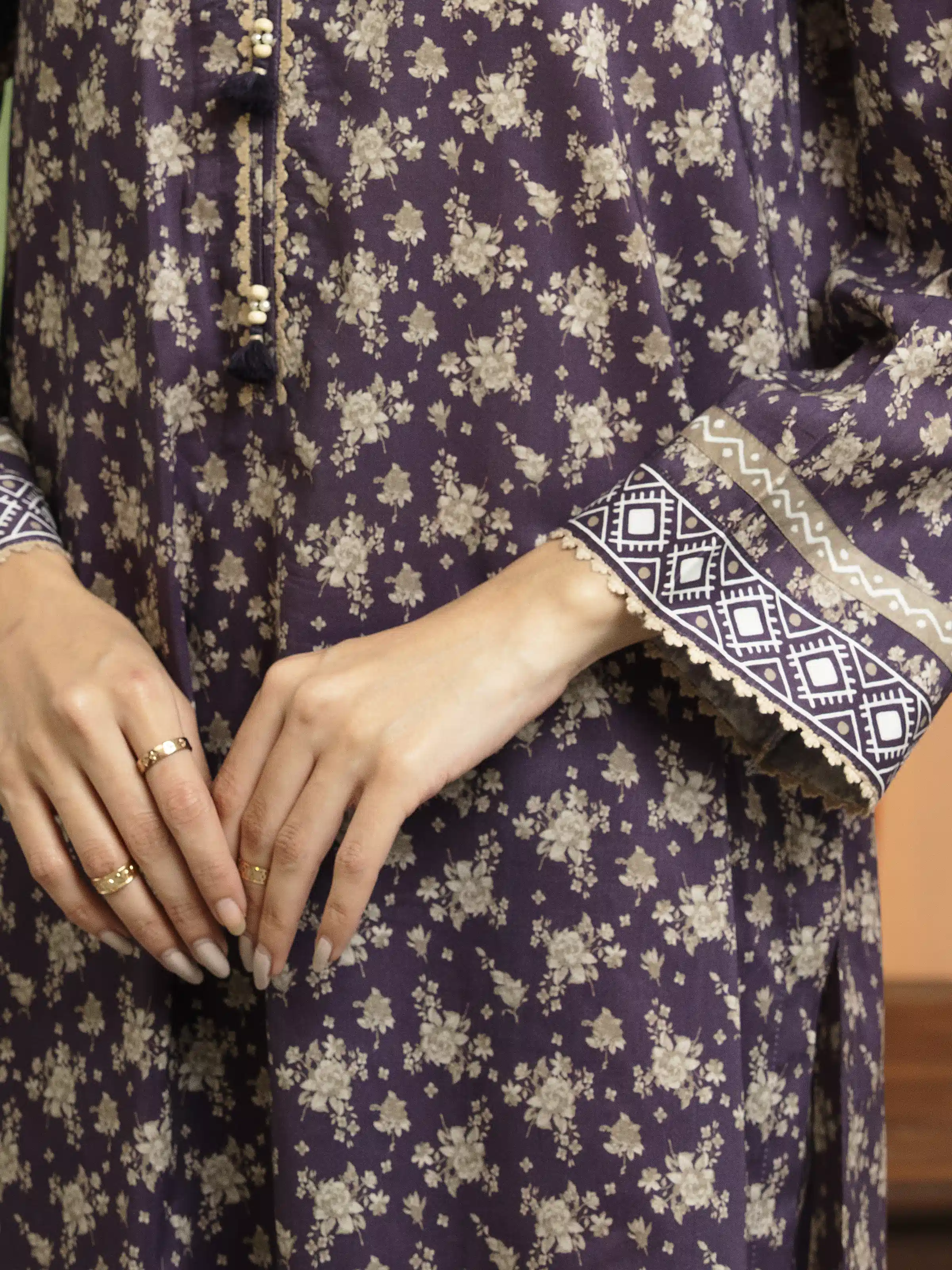 Unstitched Printed Lawn Suit - EWU5A1-35181-3P - Image 3