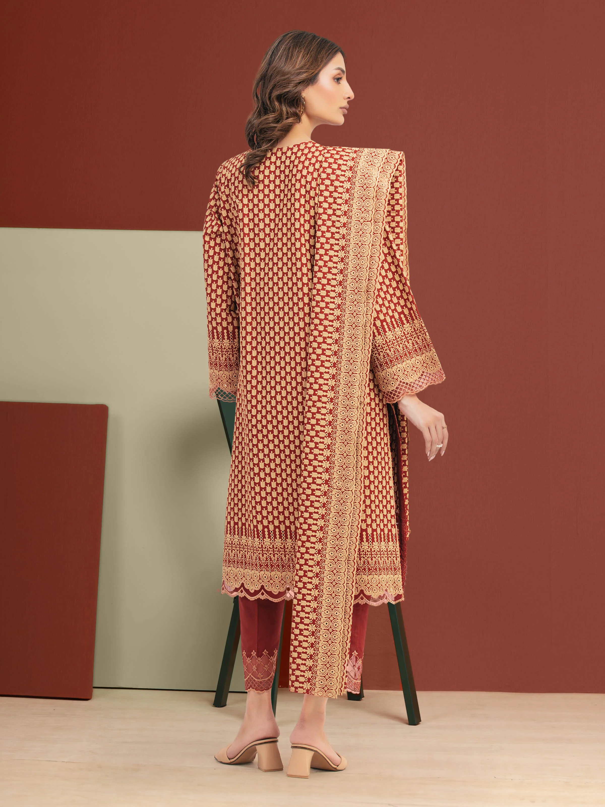 Unstitched Embroidered Cambric Suit - EWU5V2-31838-3P - Image 5