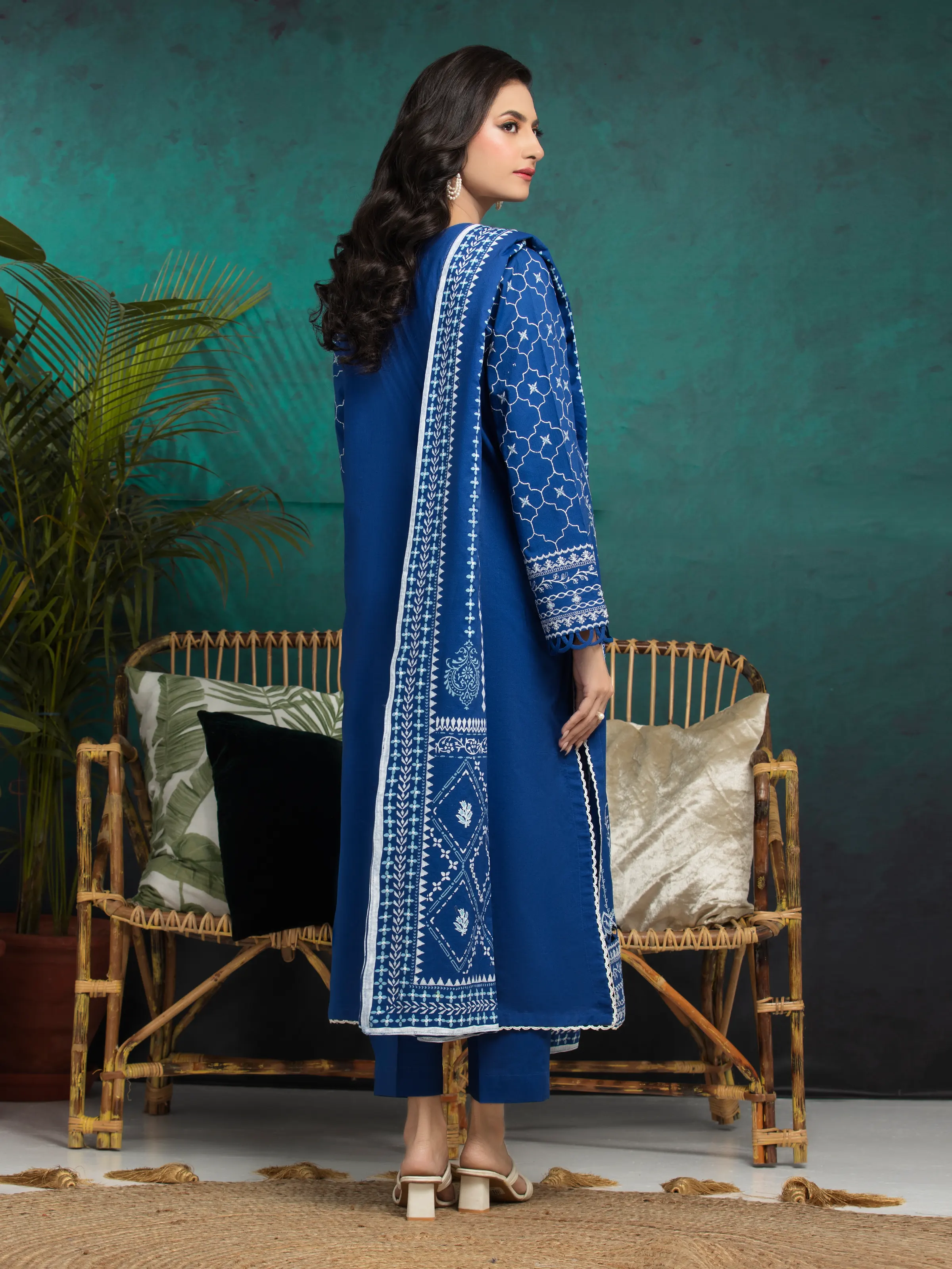 Unstitched Embroidered Cambric Suit - EWU5V2-31028-3P - Image 2