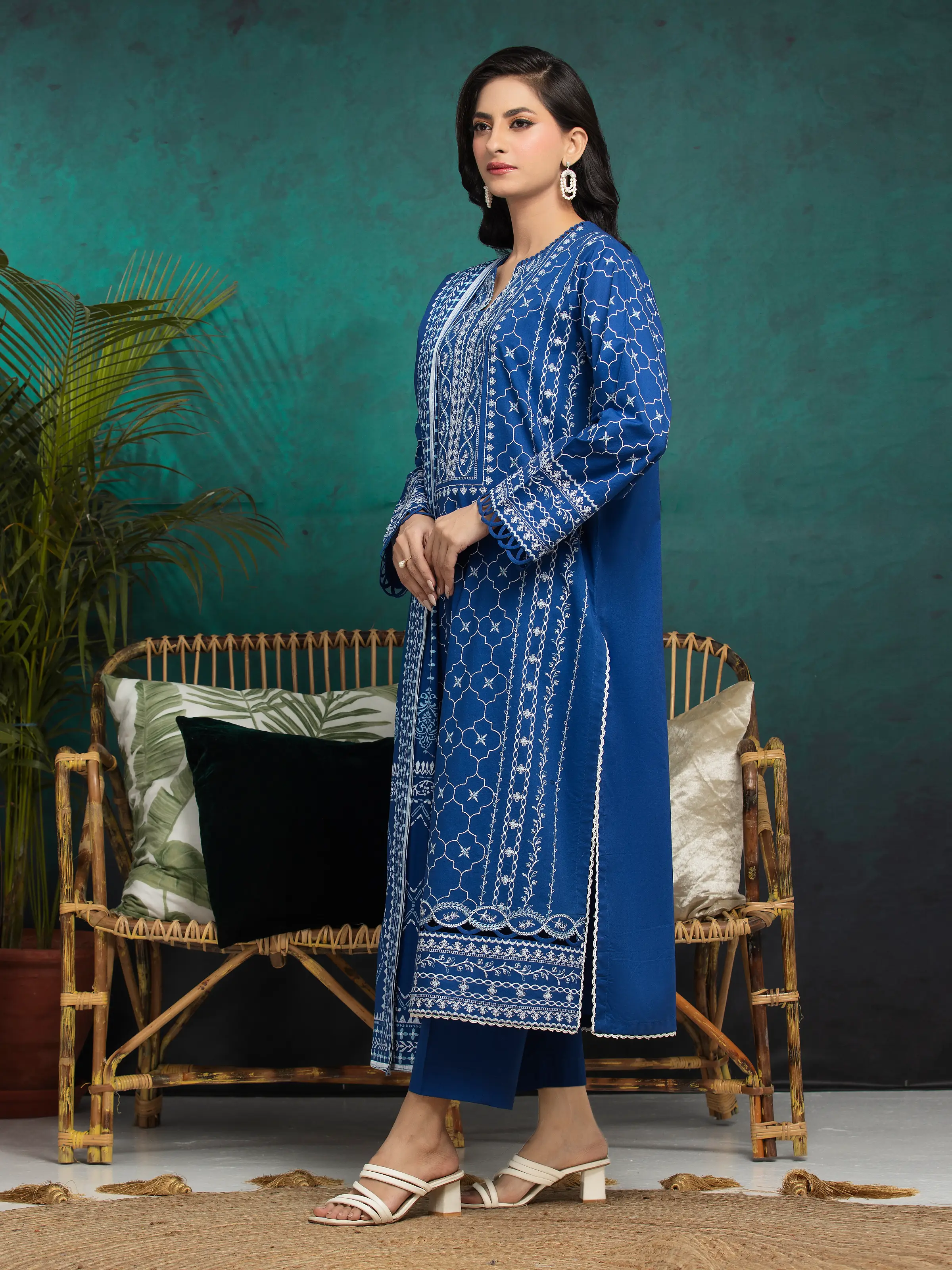 Unstitched Embroidered Cambric Suit - EWU5V2-31028-3P - Image 3