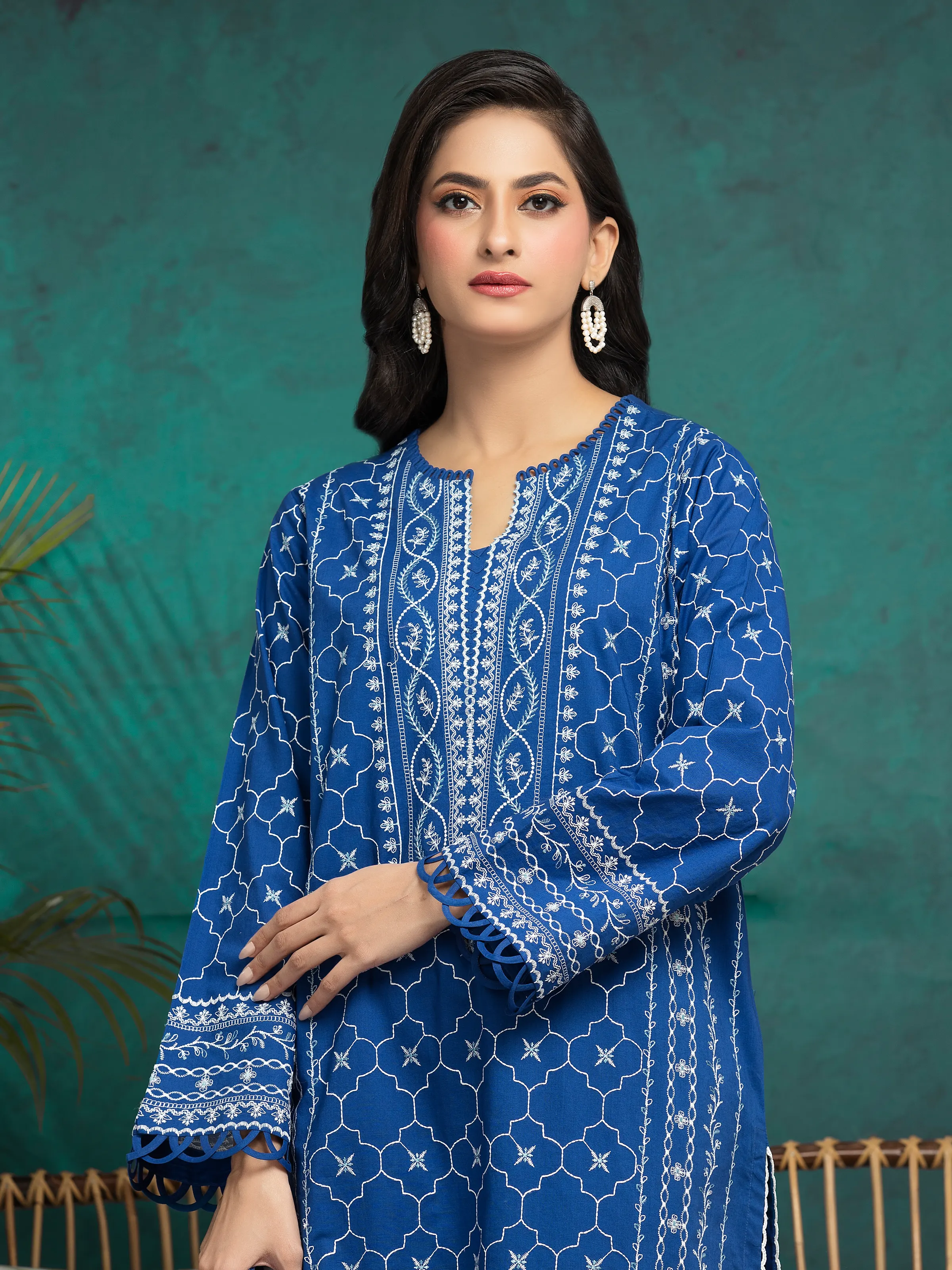 Unstitched Embroidered Cambric Suit - EWU5V2-31028-3P - Image 4