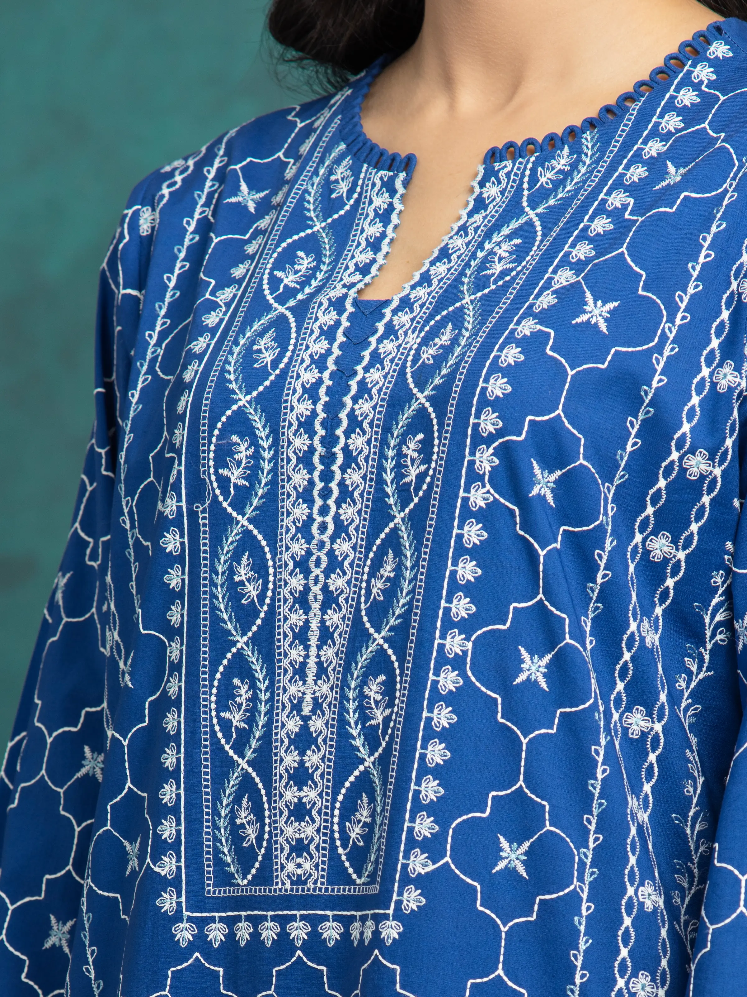 Unstitched Embroidered Cambric Suit - EWU5V2-31028-3P - Image 5