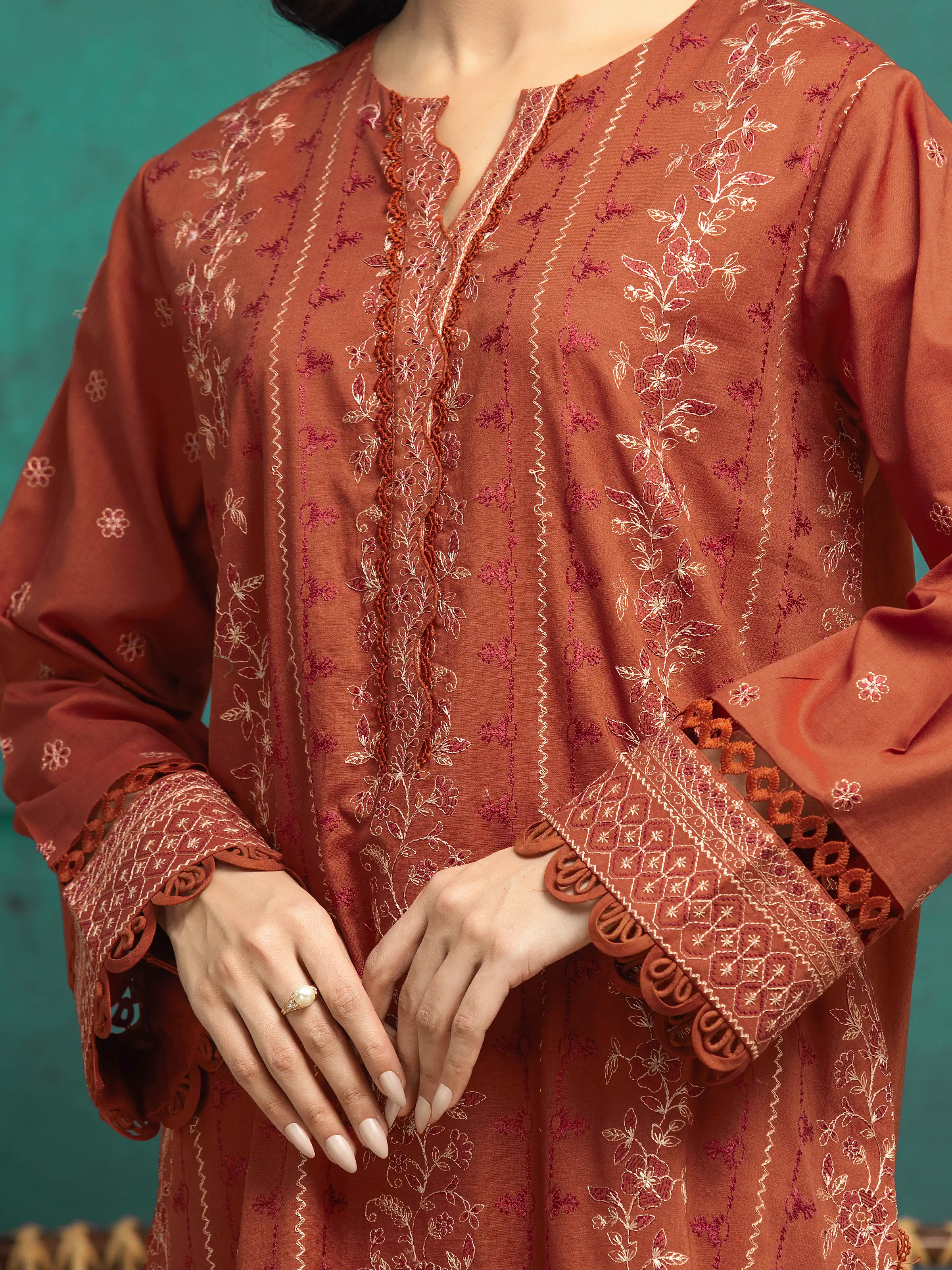 Unstitched Embroidered Cambric Suit - EWU5V2-31001-3P - Image 3
