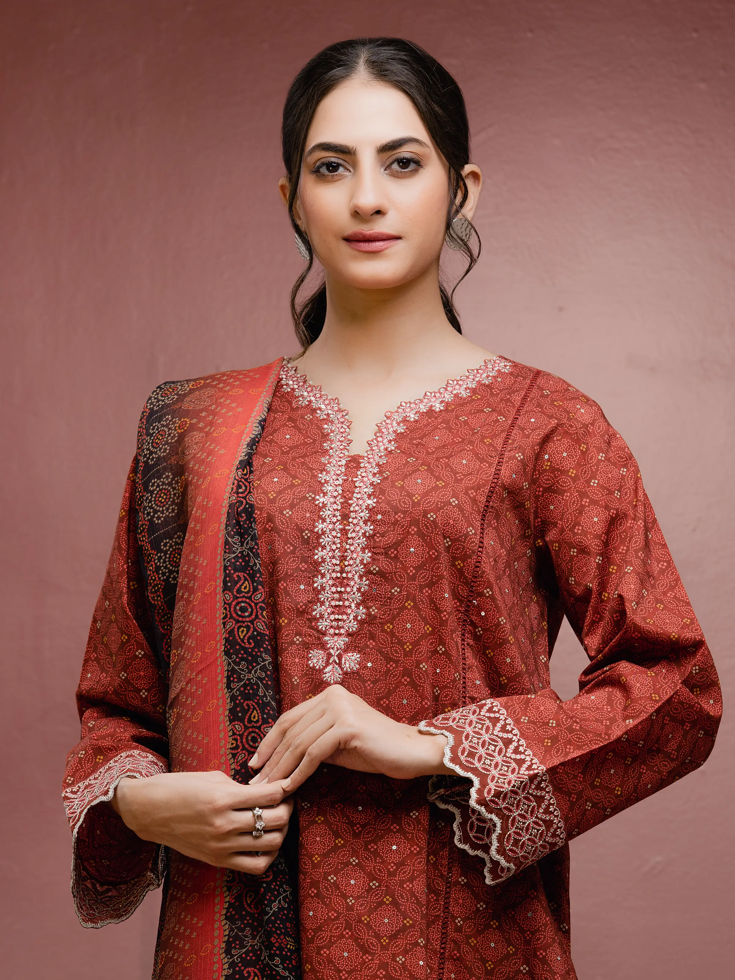 Unstitched Embroidered Cambric Suit - EWU5V2-31046-3P - Image 2