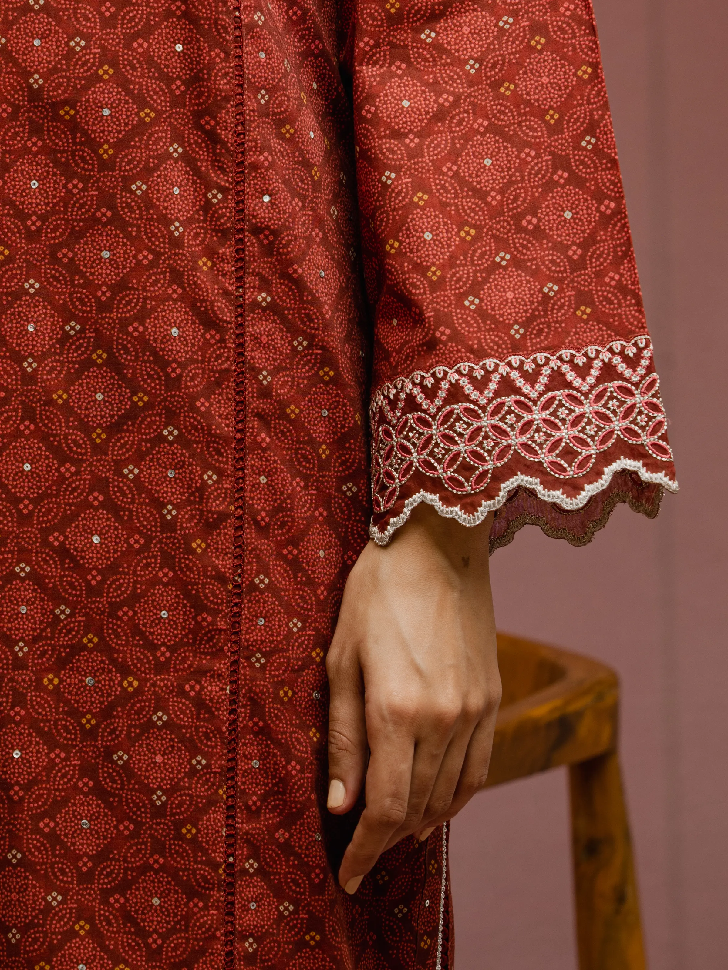 Unstitched Embroidered Cambric Suit - EWU5V2-31046-3P - Image 4