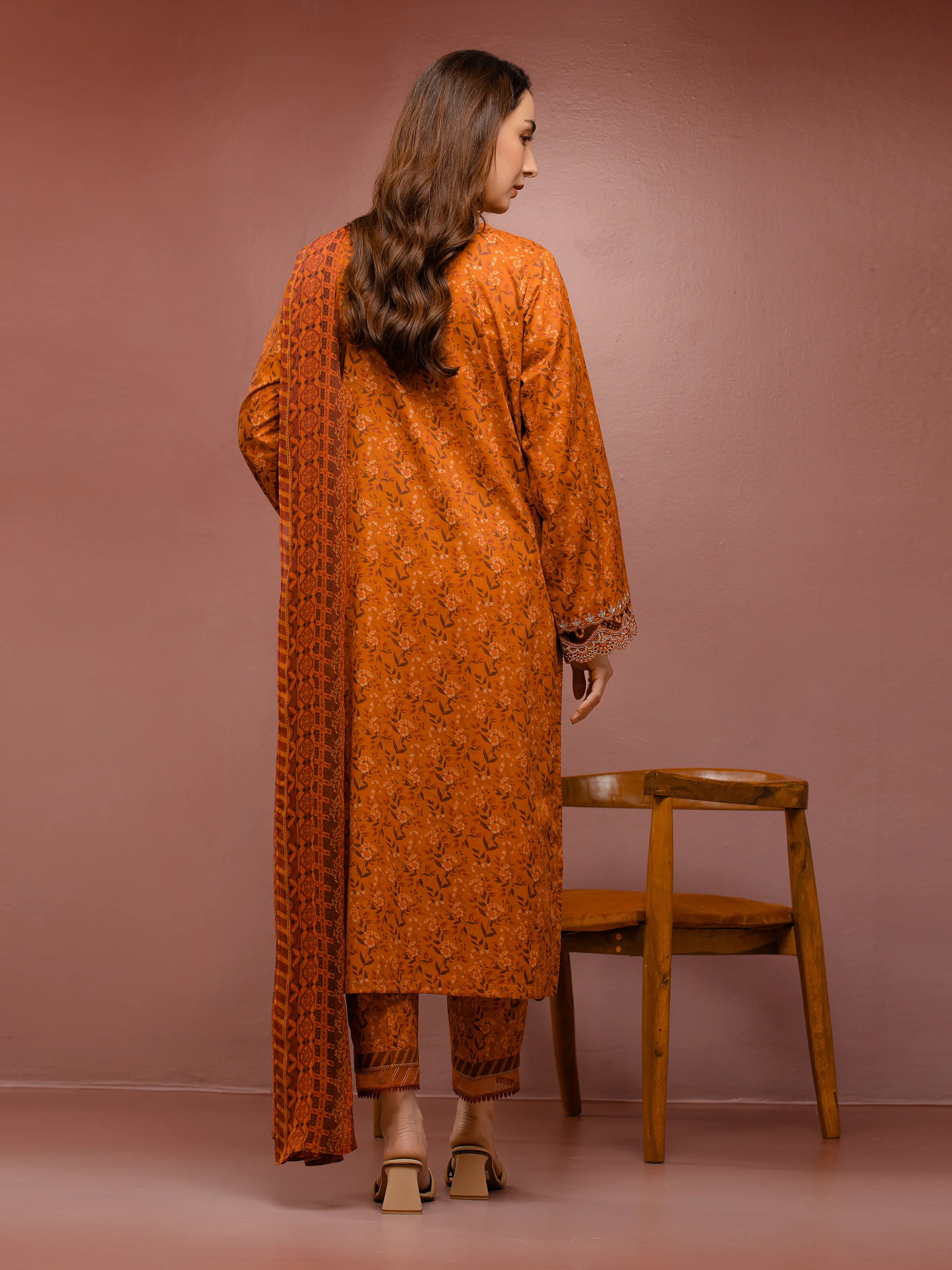 Unstitched Embroidered Cambric Suit - EWU5V2-31074-3P - Image 2