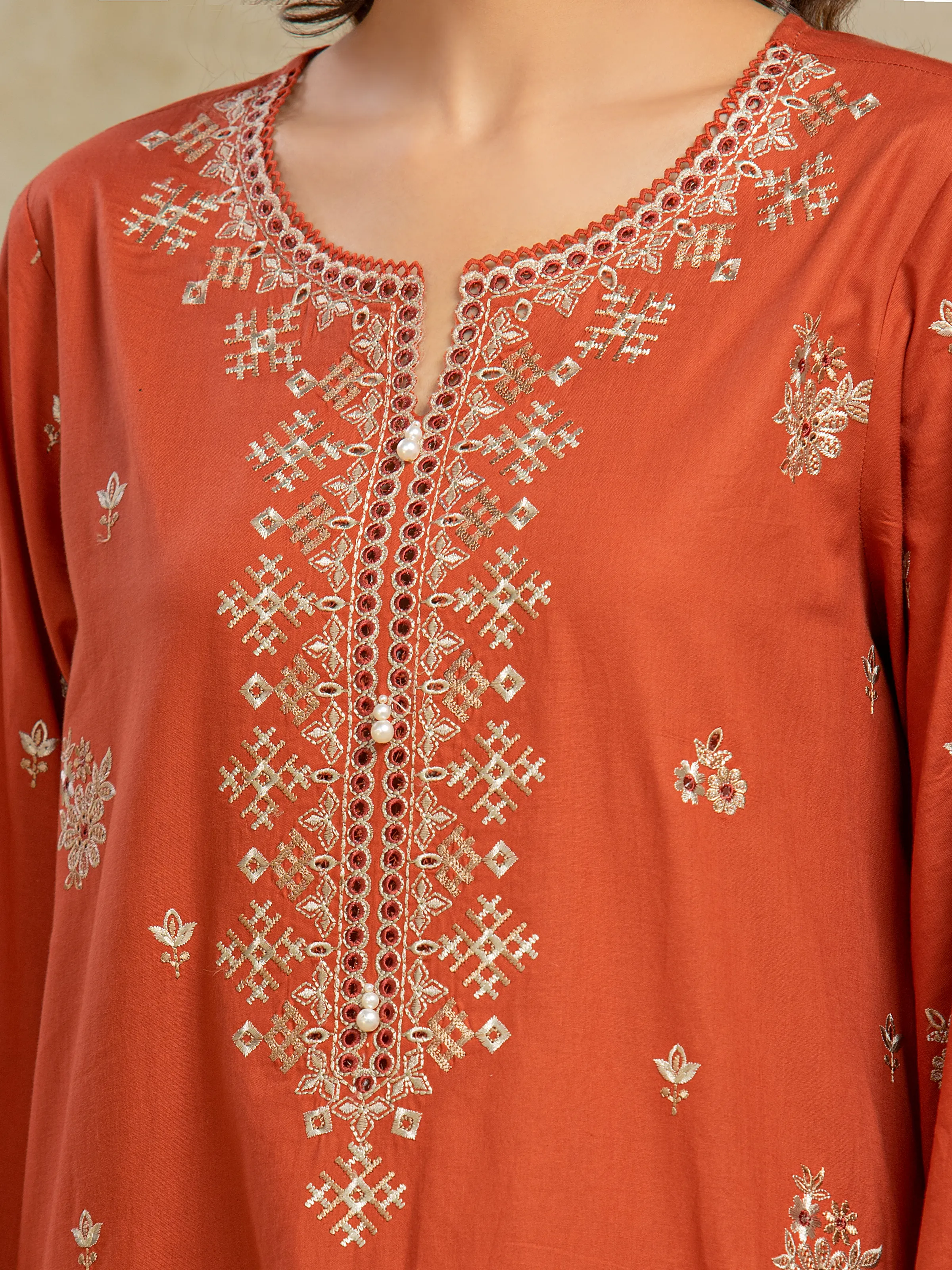 Unstitched Embroidered Cambric Suit - EWU5V2-31801-3P - Image 4