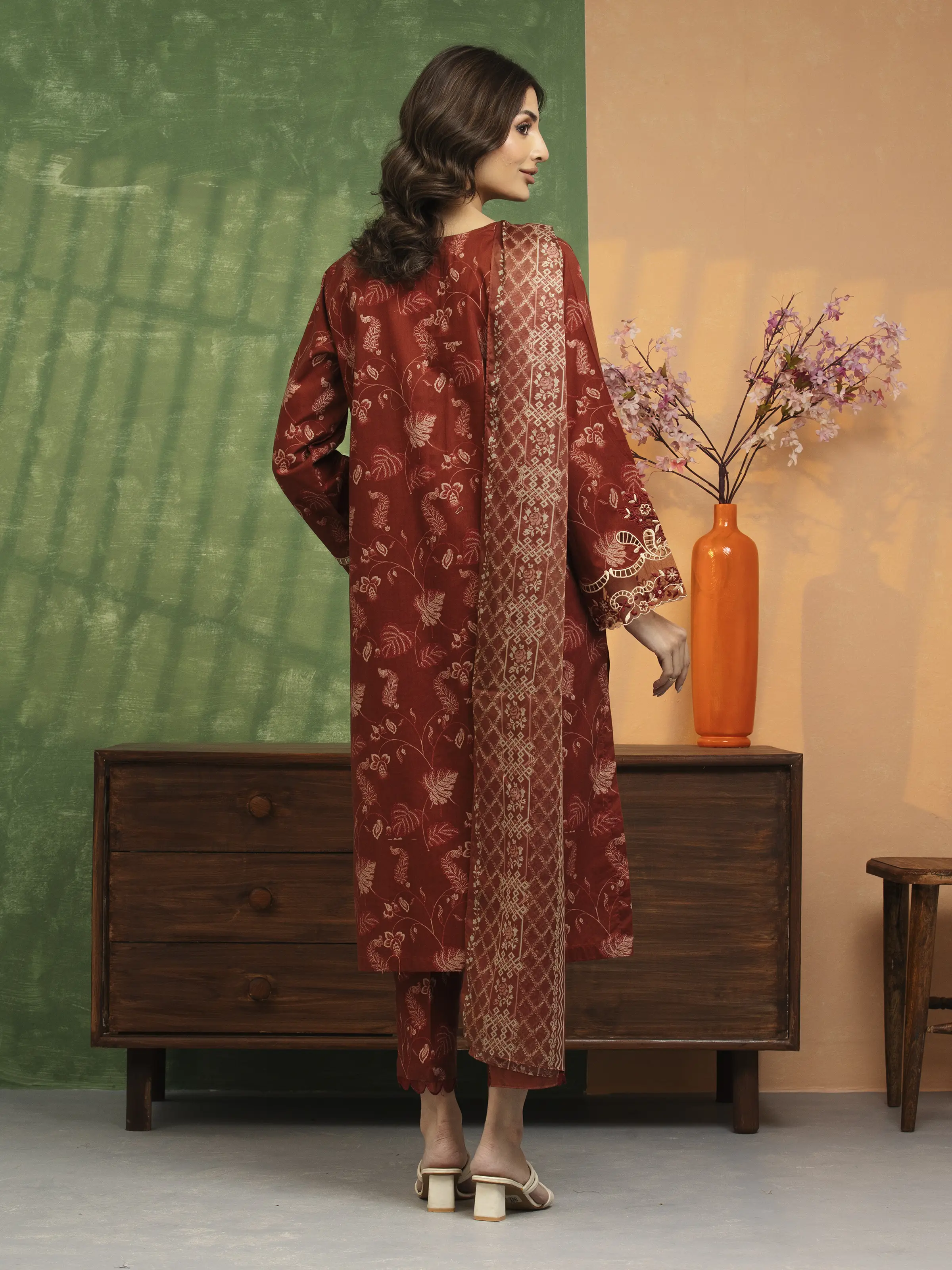 Unstitched Embroidered Lawn Suit - EWU5V1-31433-3P - Image 2