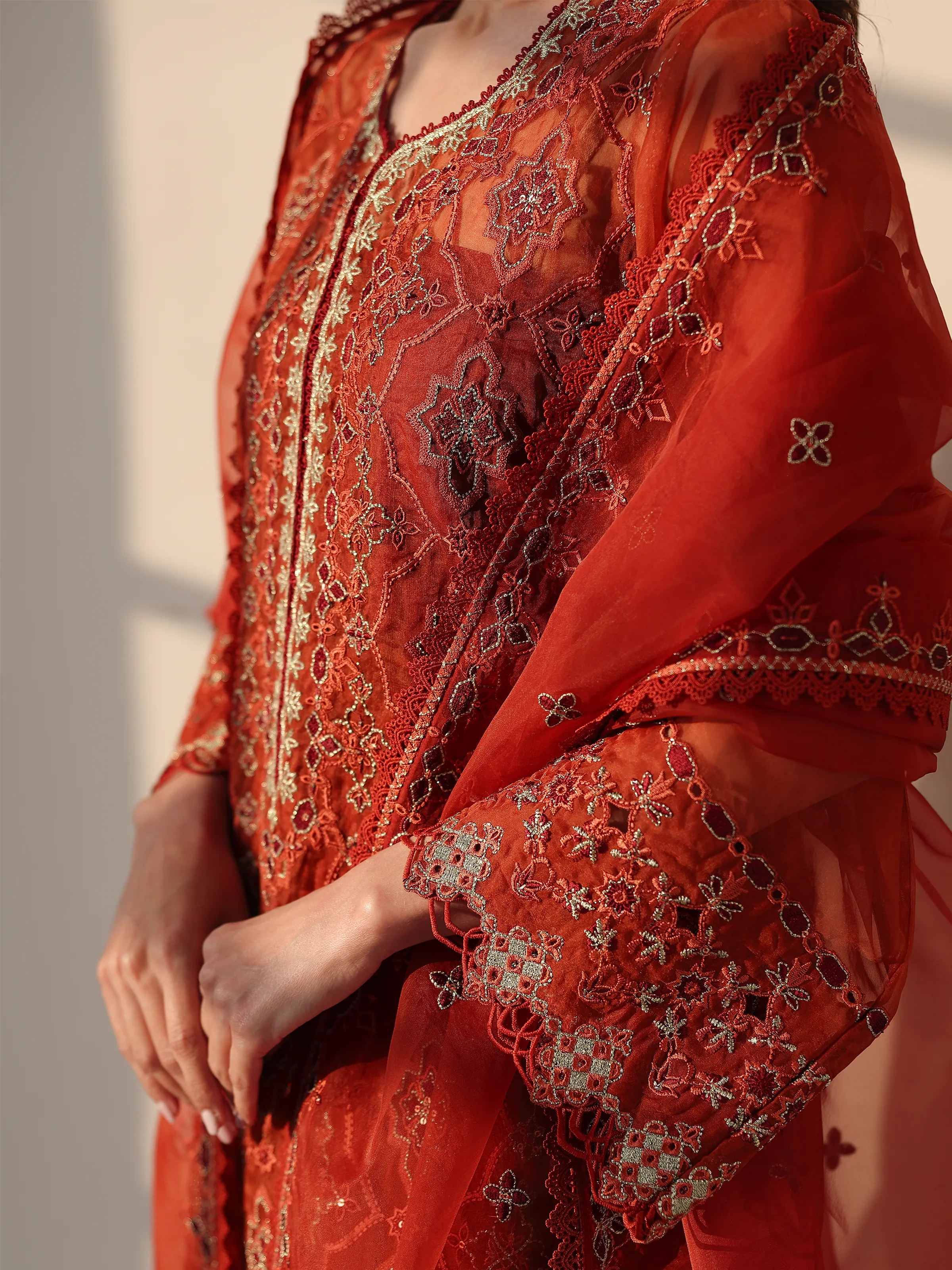 Unstitched Embroidered Organza Suit - EWU5V4-31267-3P - Image 4