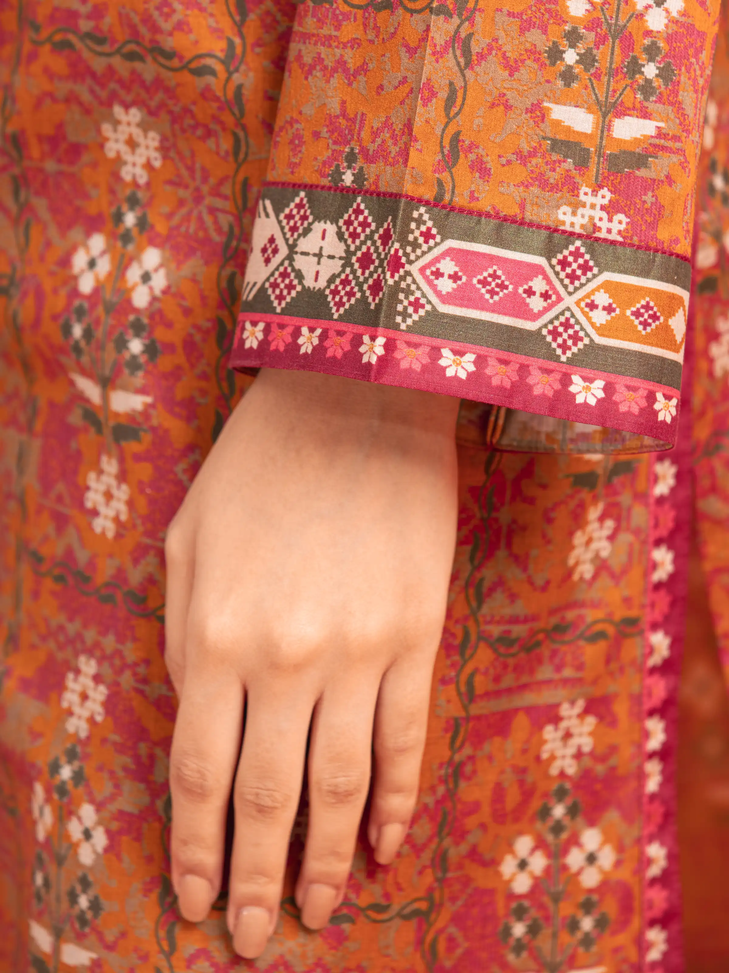 Unstitched Printed Khaddar Suit - EWU24A3-27179-3P - Image 4