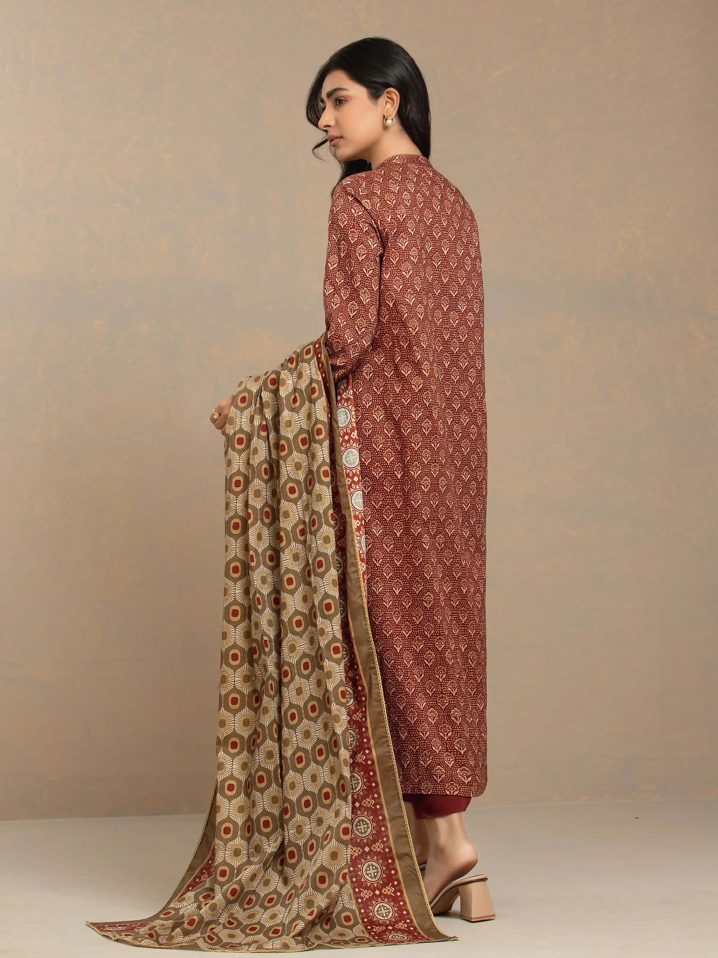 Unstitched Printed Khaddar Suit - EWU24A3-29504-3P - Image 2
