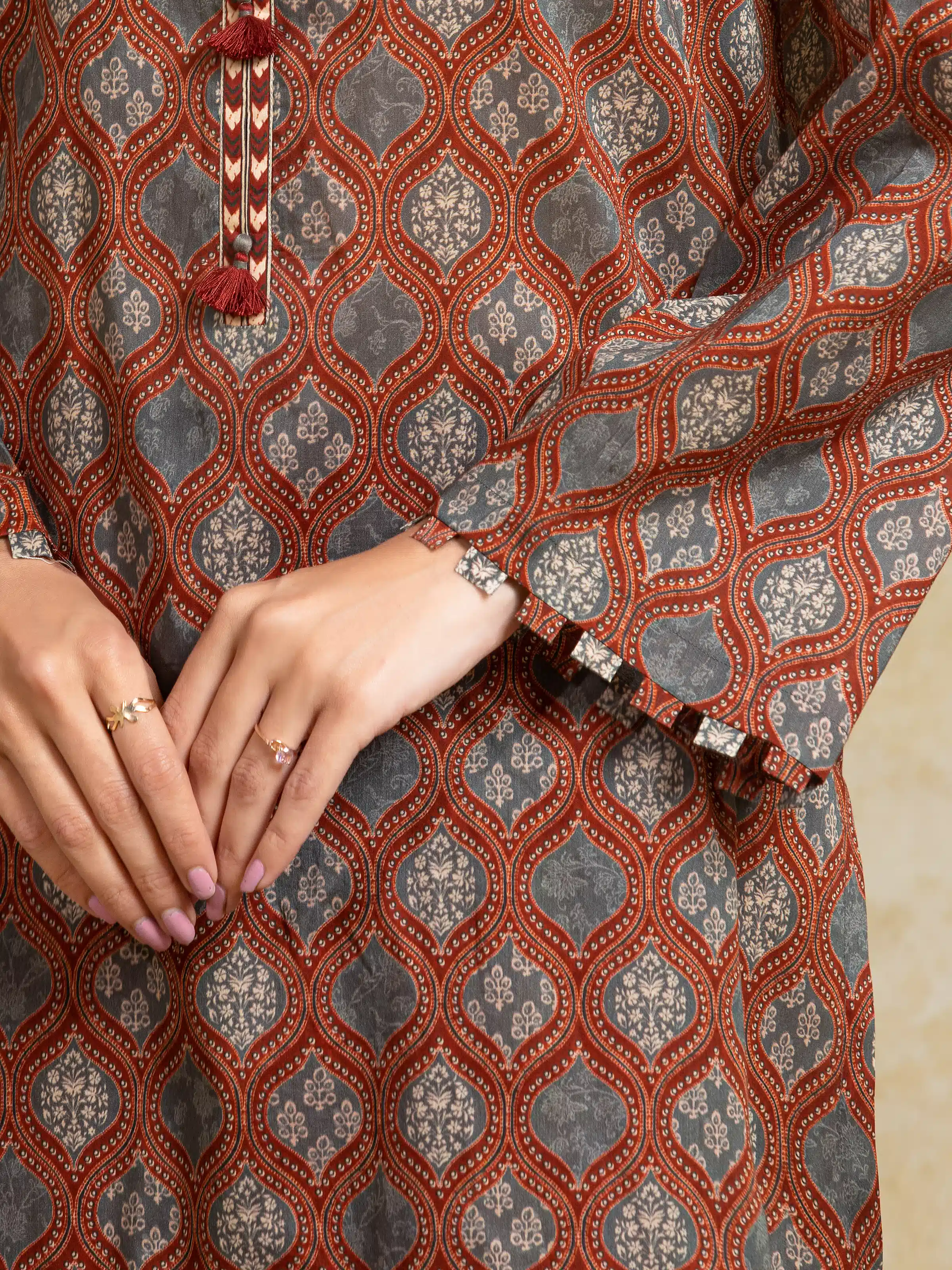 Unstitched Printed Khaddar Suit - EWU5A3-35920-3P - Image 3