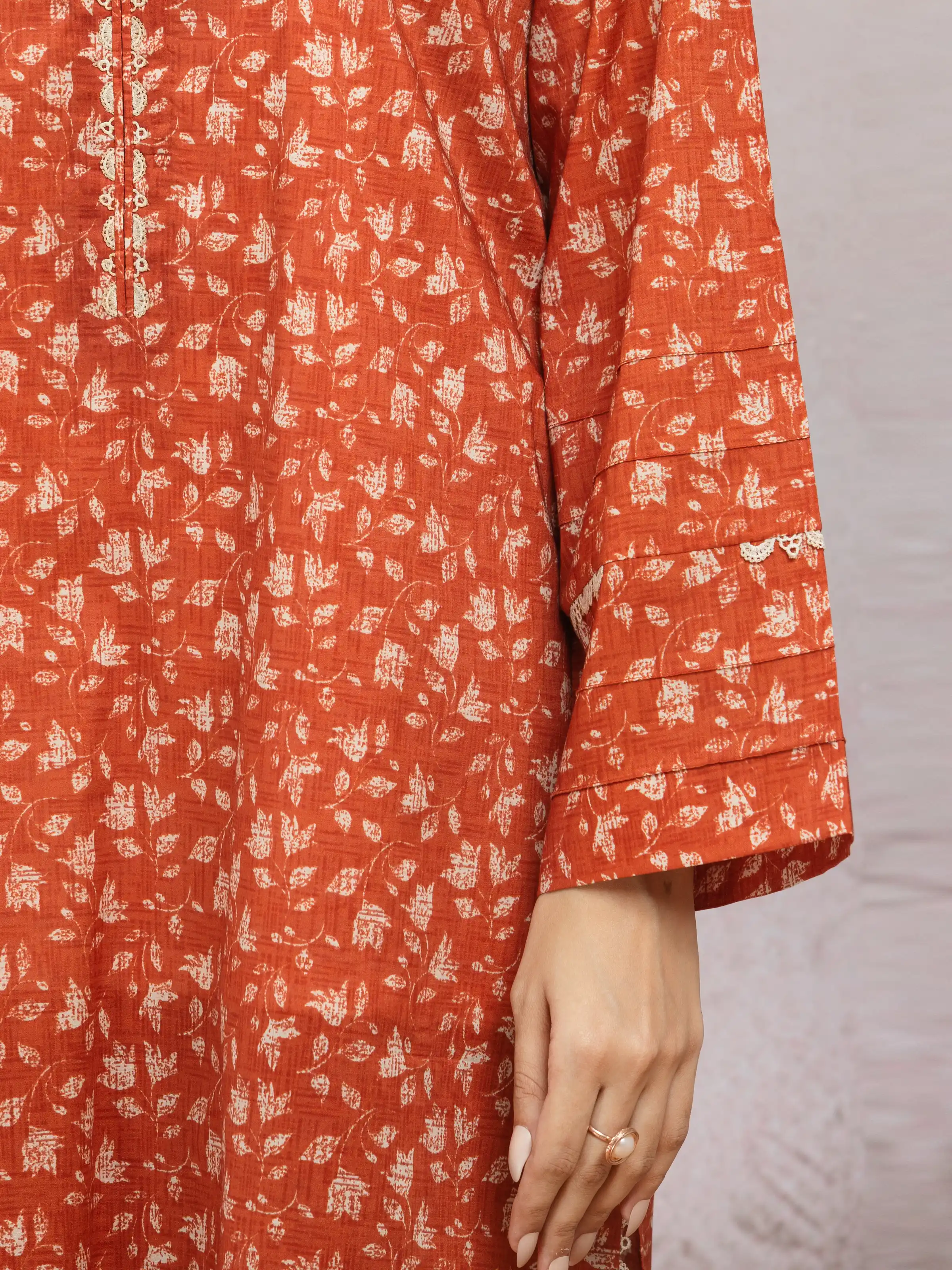 Unstitched Printed Lawn Suit - EWU5A1-35008-3P - Image 4