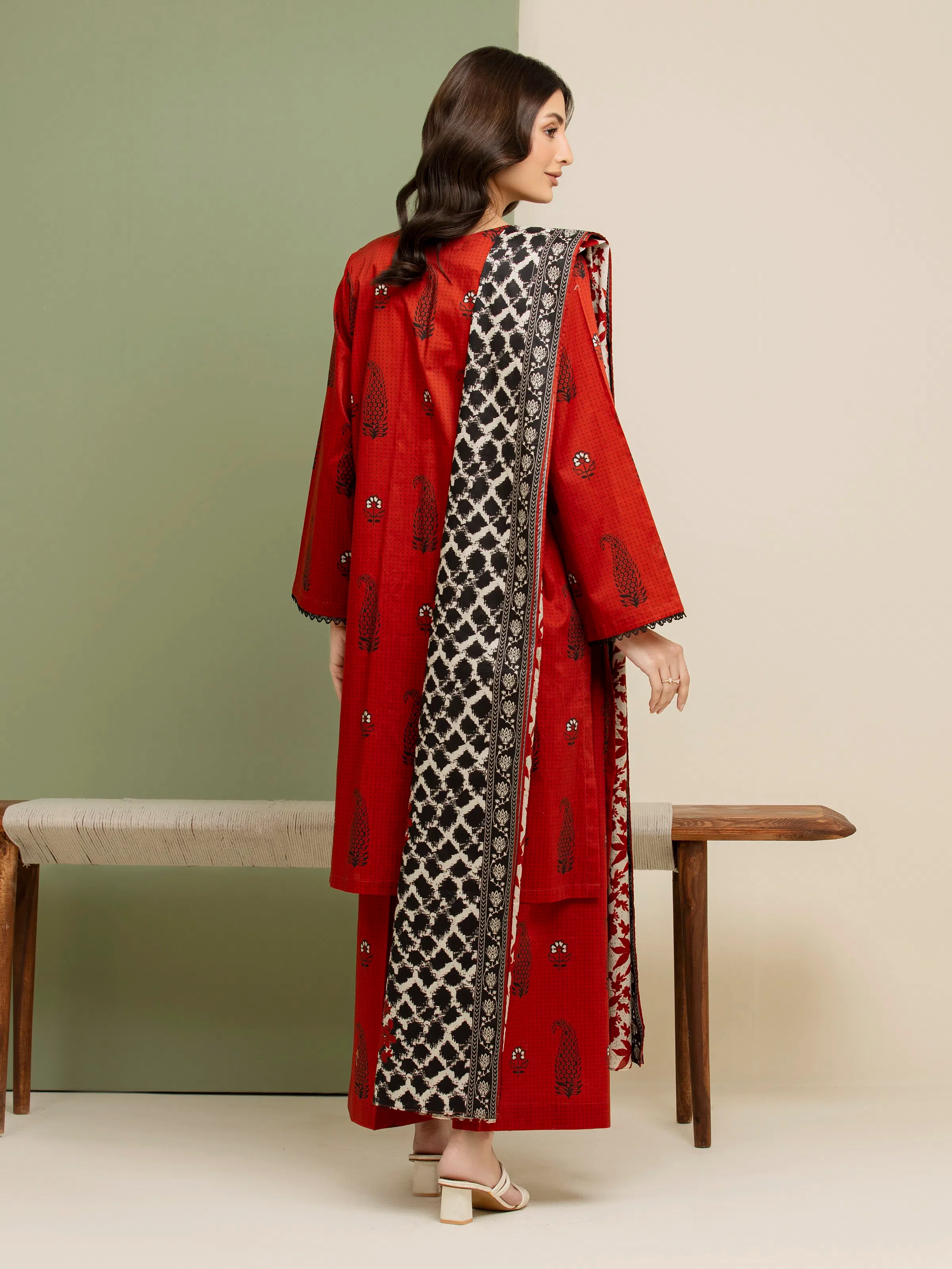 Unstitched Printed Lawn Suit - EWU5A1-35127-3P - Image 2