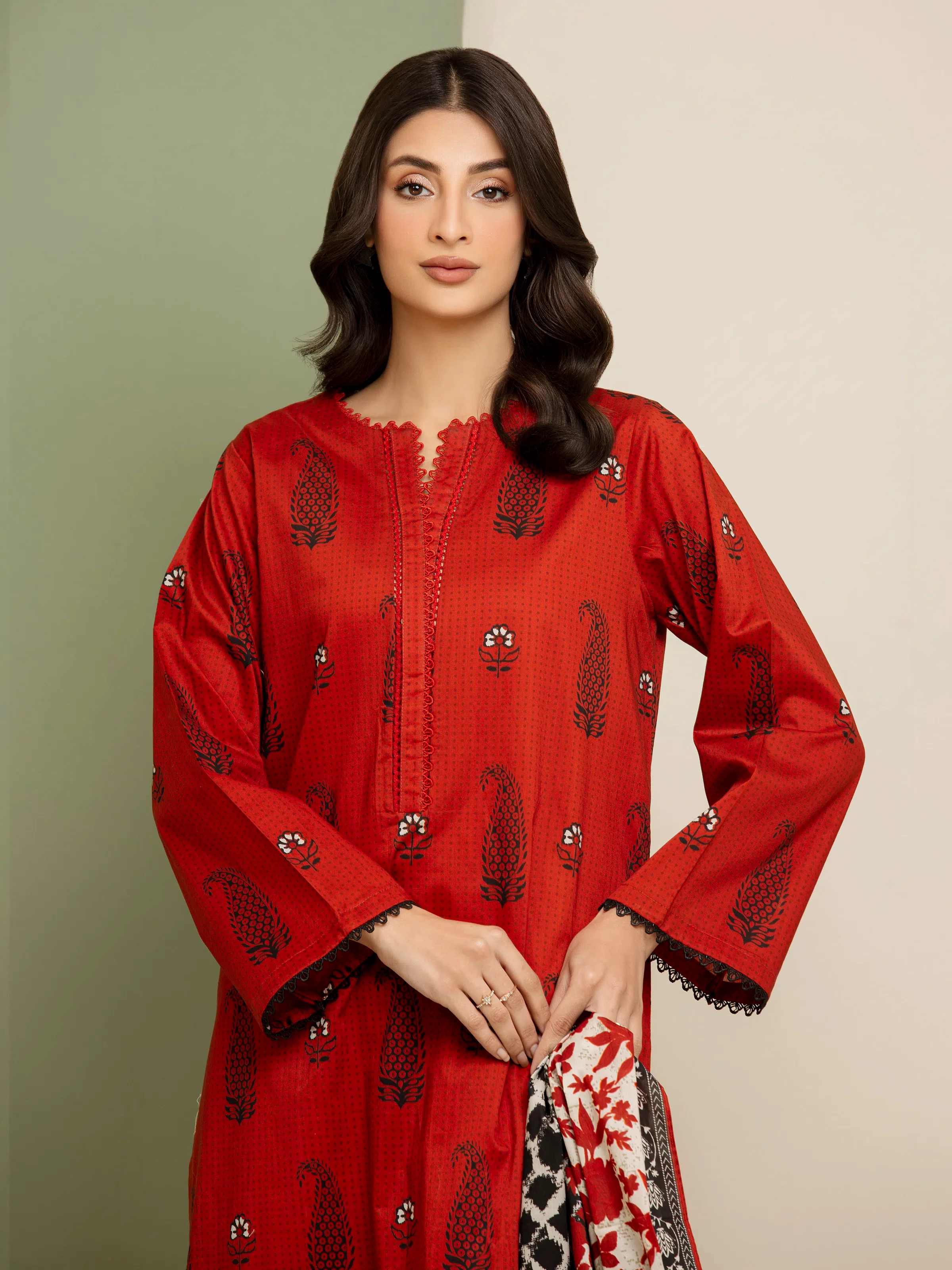 Unstitched Printed Lawn Suit - EWU5A1-35127-3P - Image 3