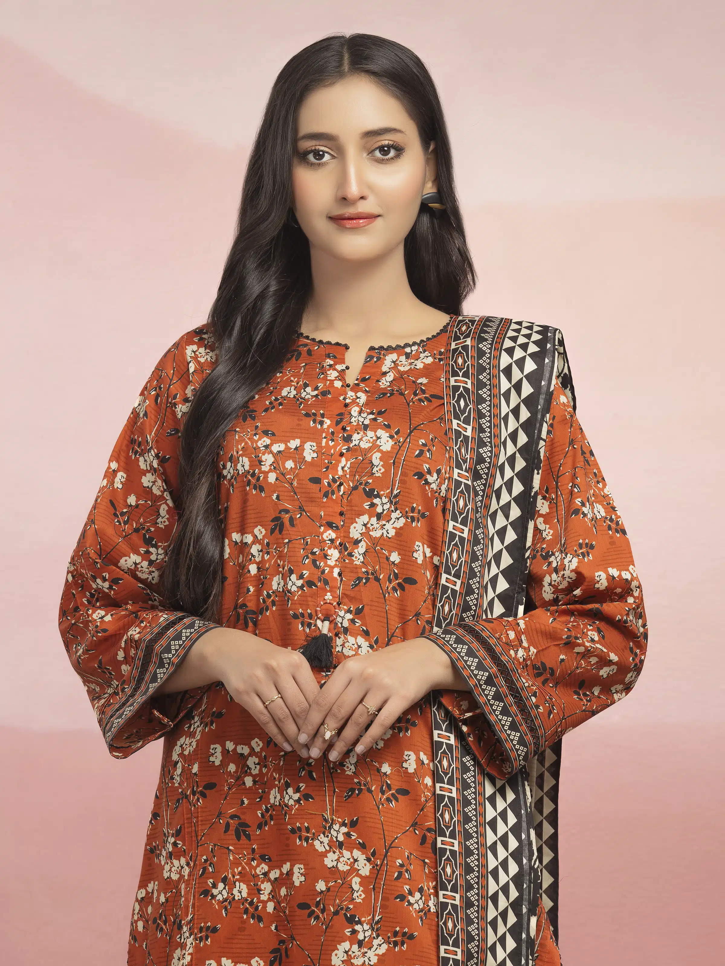 Unstitched Printed Lawn Suit - EWU5A1-35133-3P - Image 4