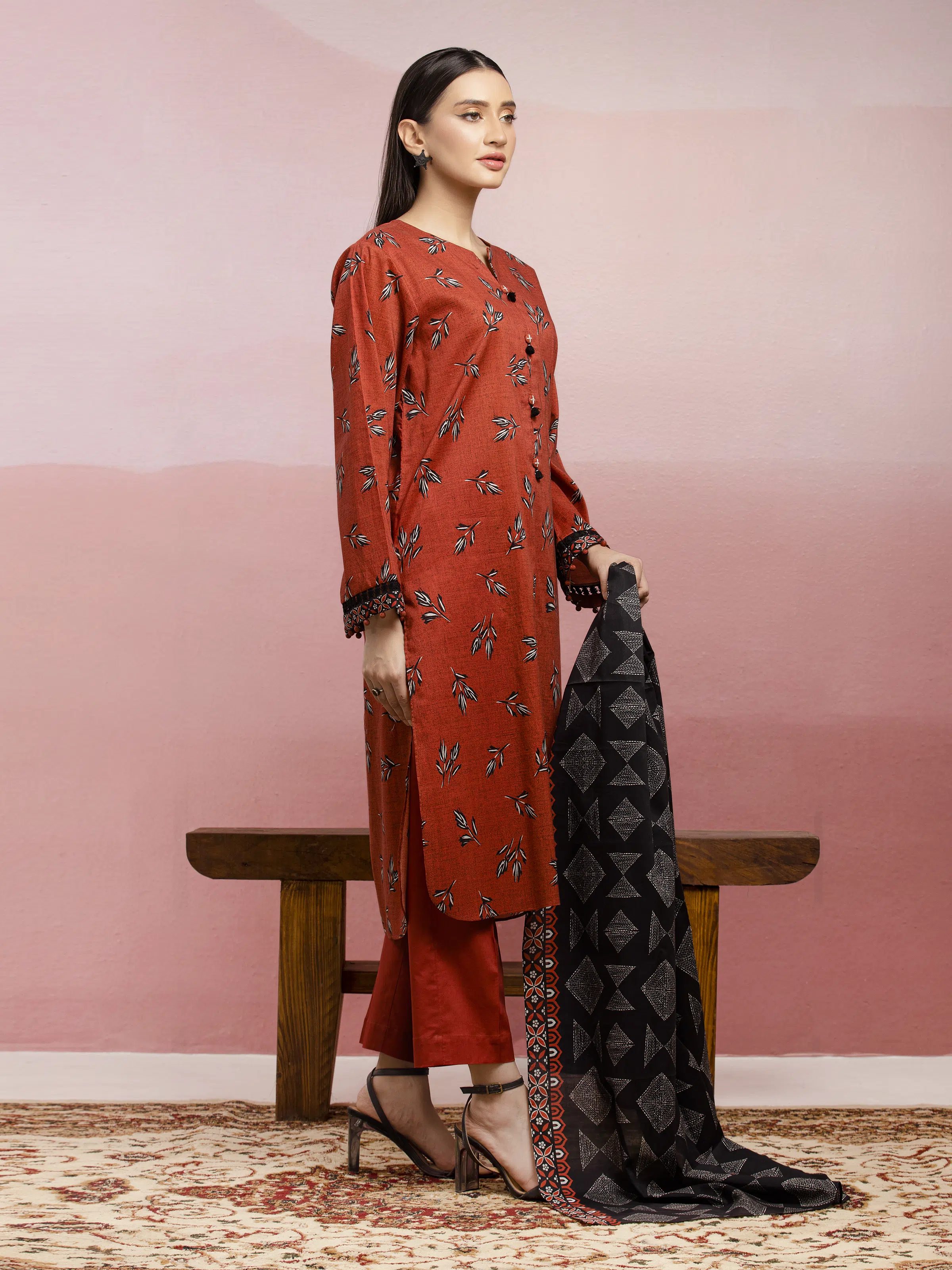 Unstitched Printed Lawn Suit - EWU5A1-35230-3P - Image 3