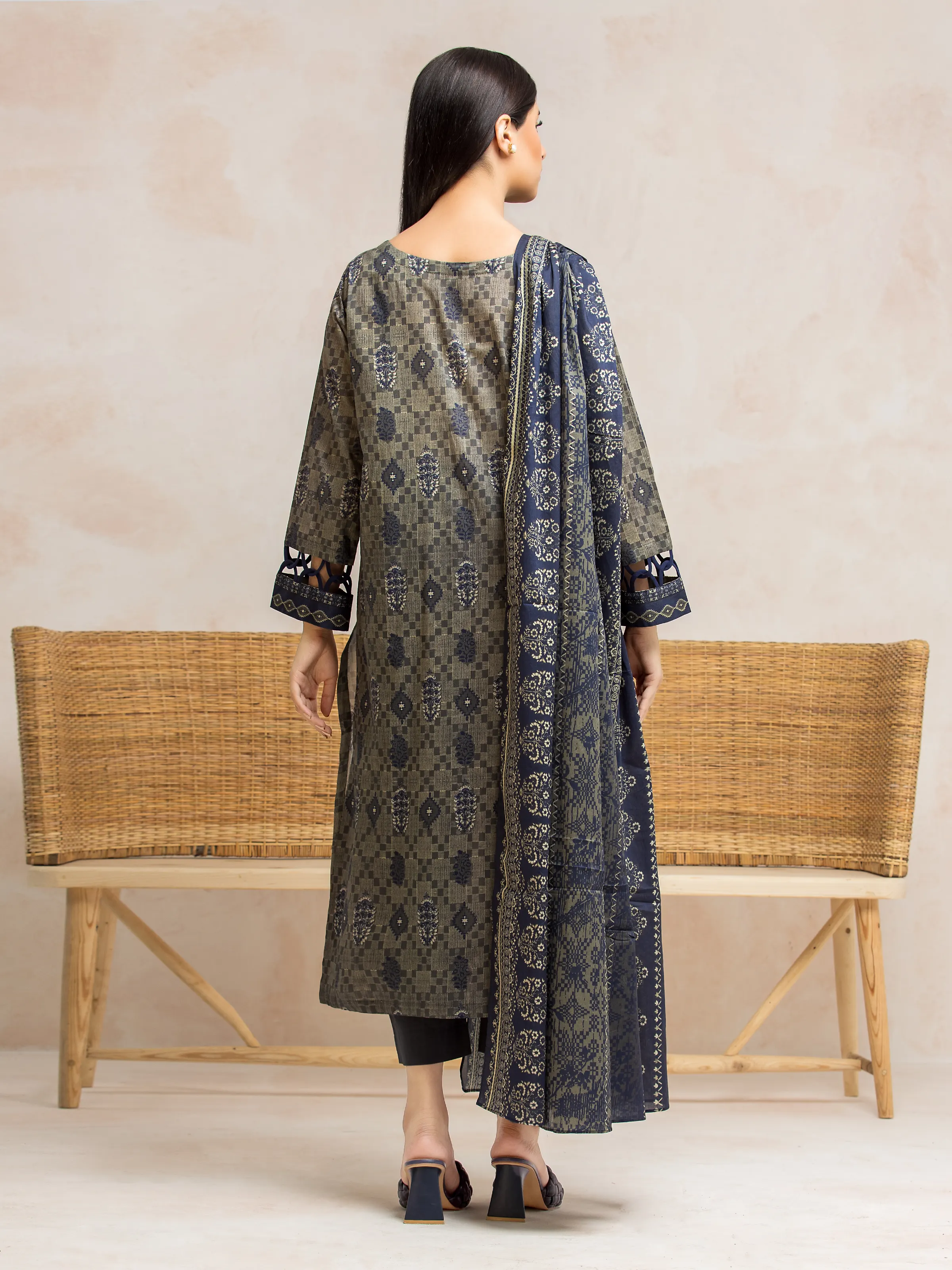 Unstitched Printed Khaddar Suit - EWU24A3-28211-3P - Image 2