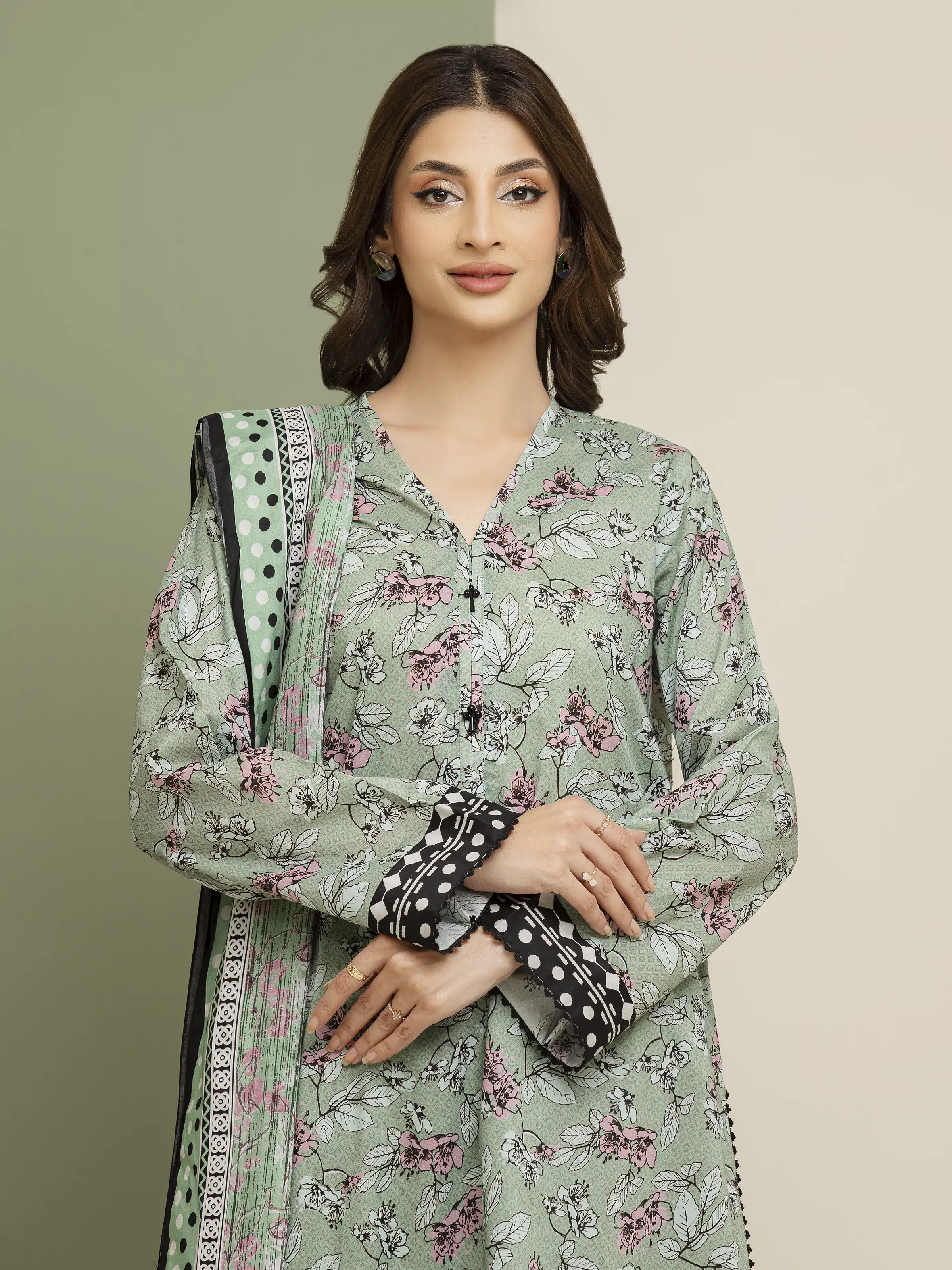 Unstitched Printed Lawn Suit - EWU5A1-35074-3P - Image 2