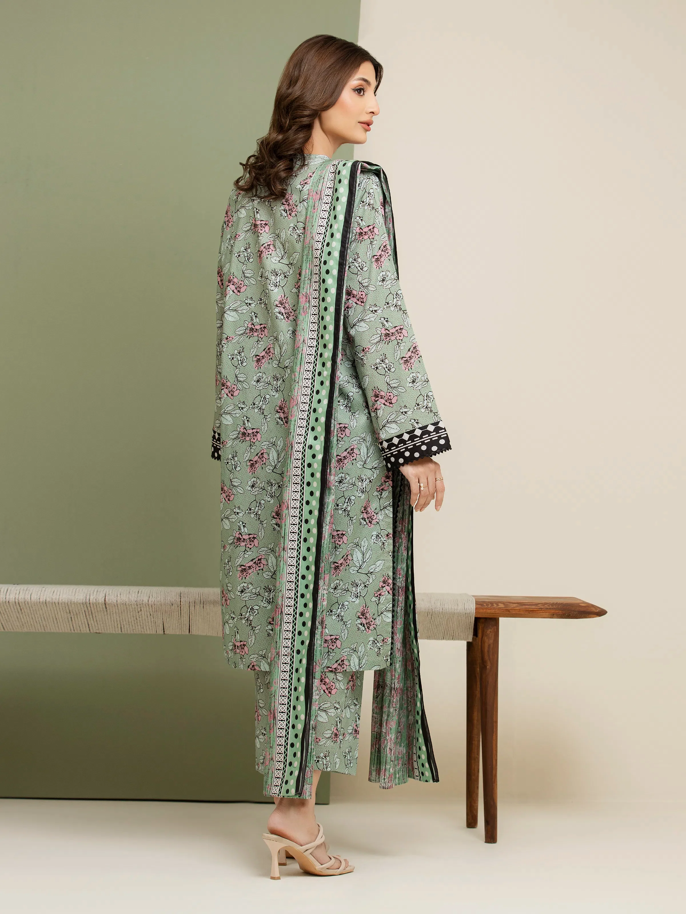 Unstitched Printed Lawn Suit - EWU5A1-35074-3P - Image 4