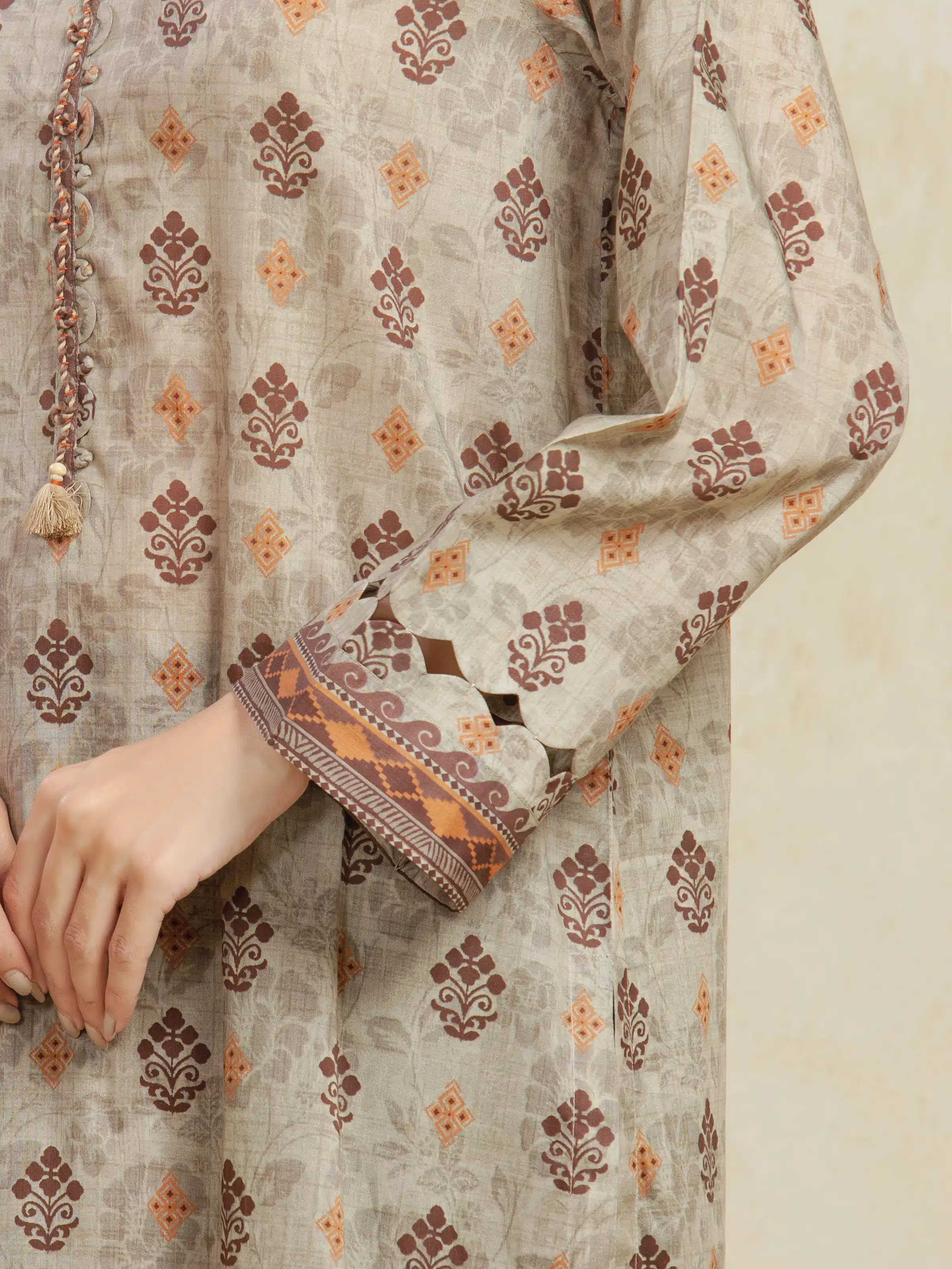 Unstitched Printed Khaddar Suit - EWU5A3-36102-3P - Image 3